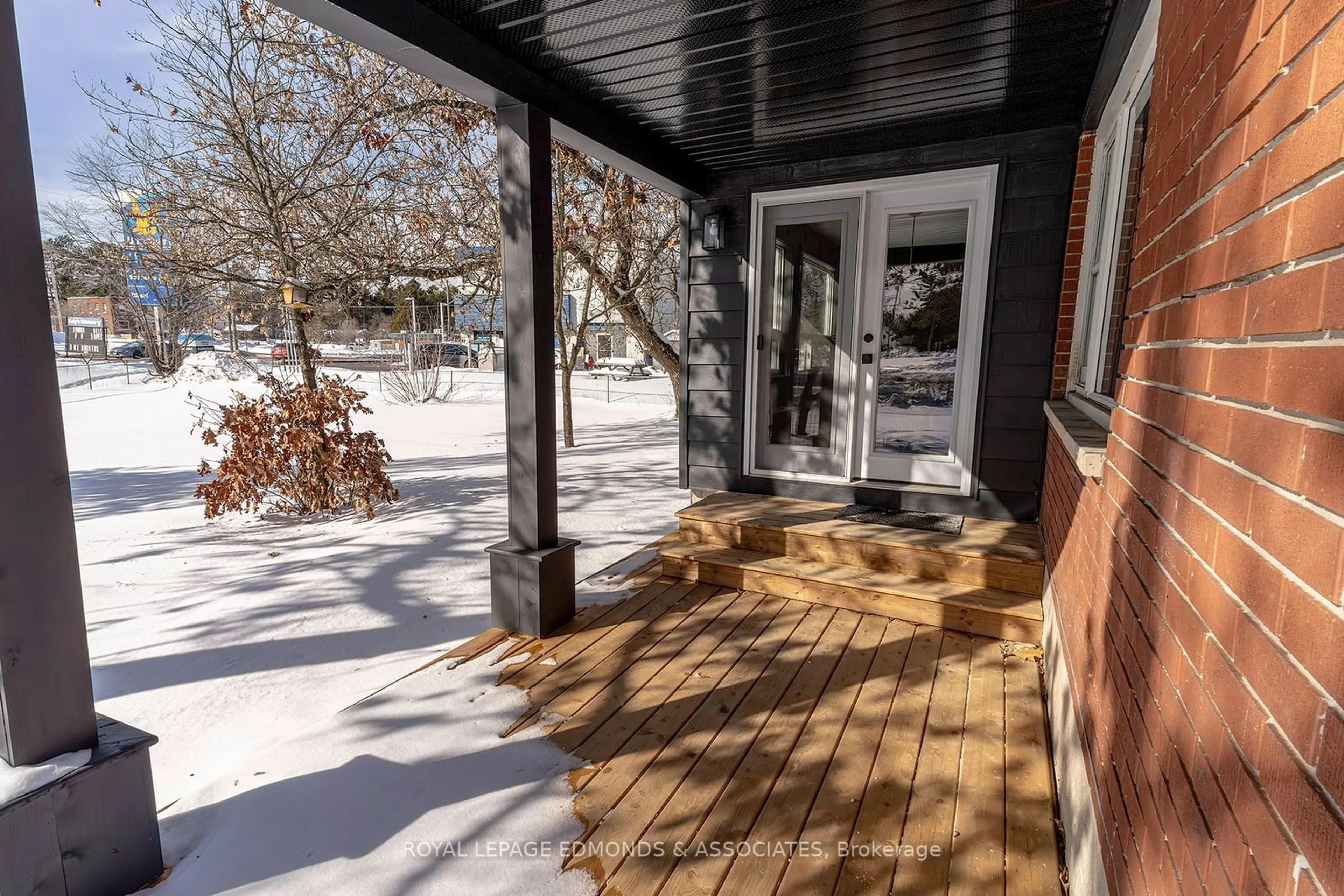 Indoor entryway for 3 Plant Rd, Laurentian Hills Ontario K0J 1J0