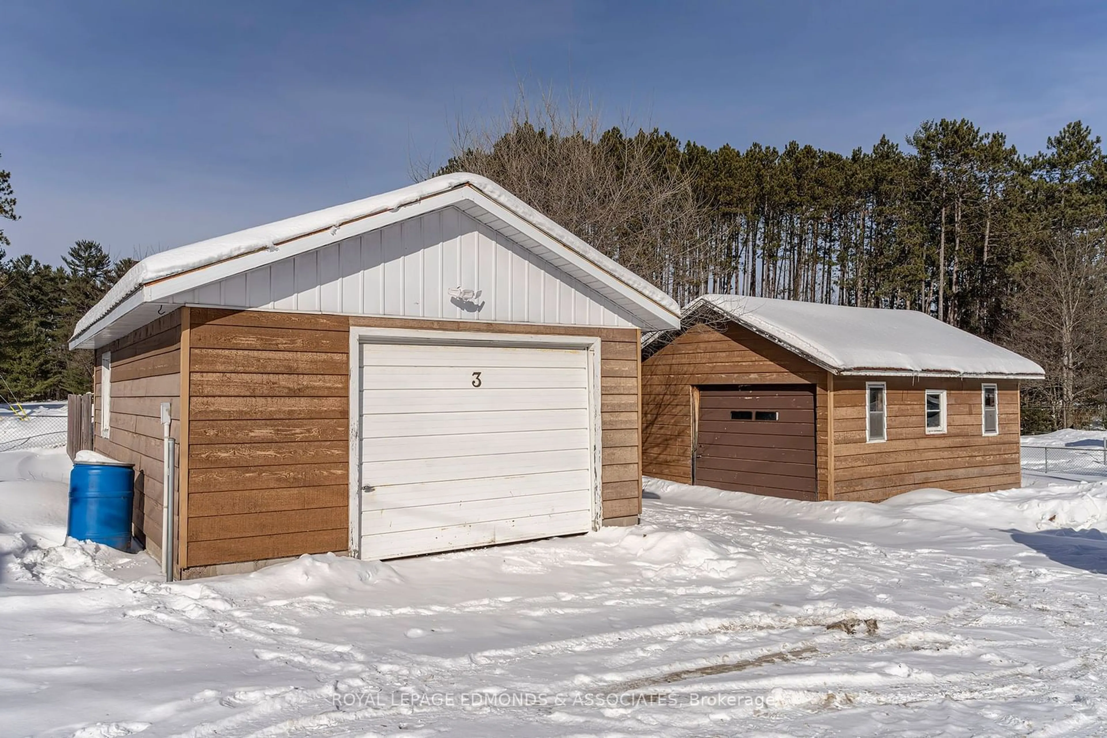 Indoor garage for 3 Plant Rd, Laurentian Hills Ontario K0J 1J0