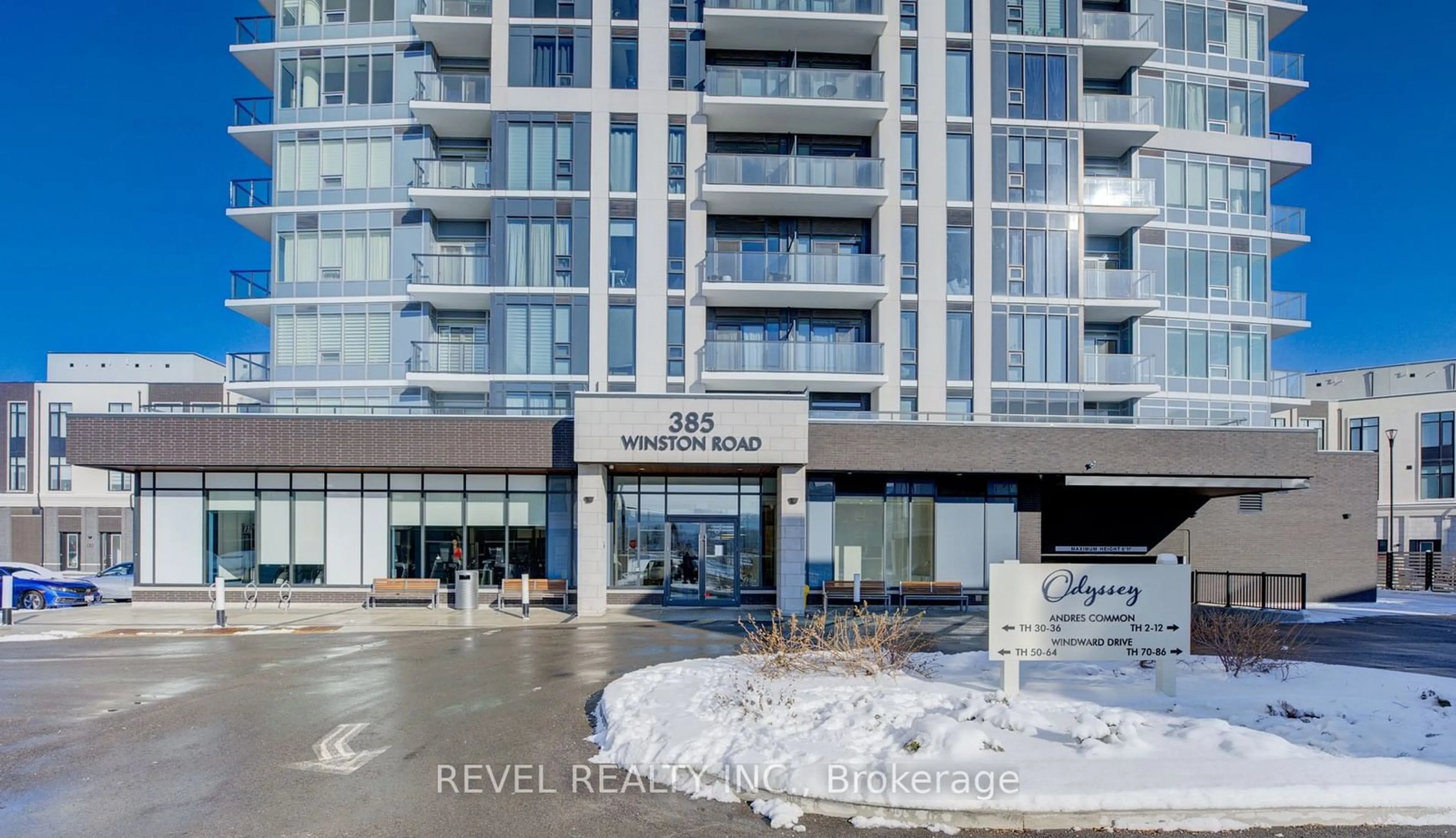 Indoor foyer for 385 Winston Rd #1401, Grimsby Ontario L3M 0J3