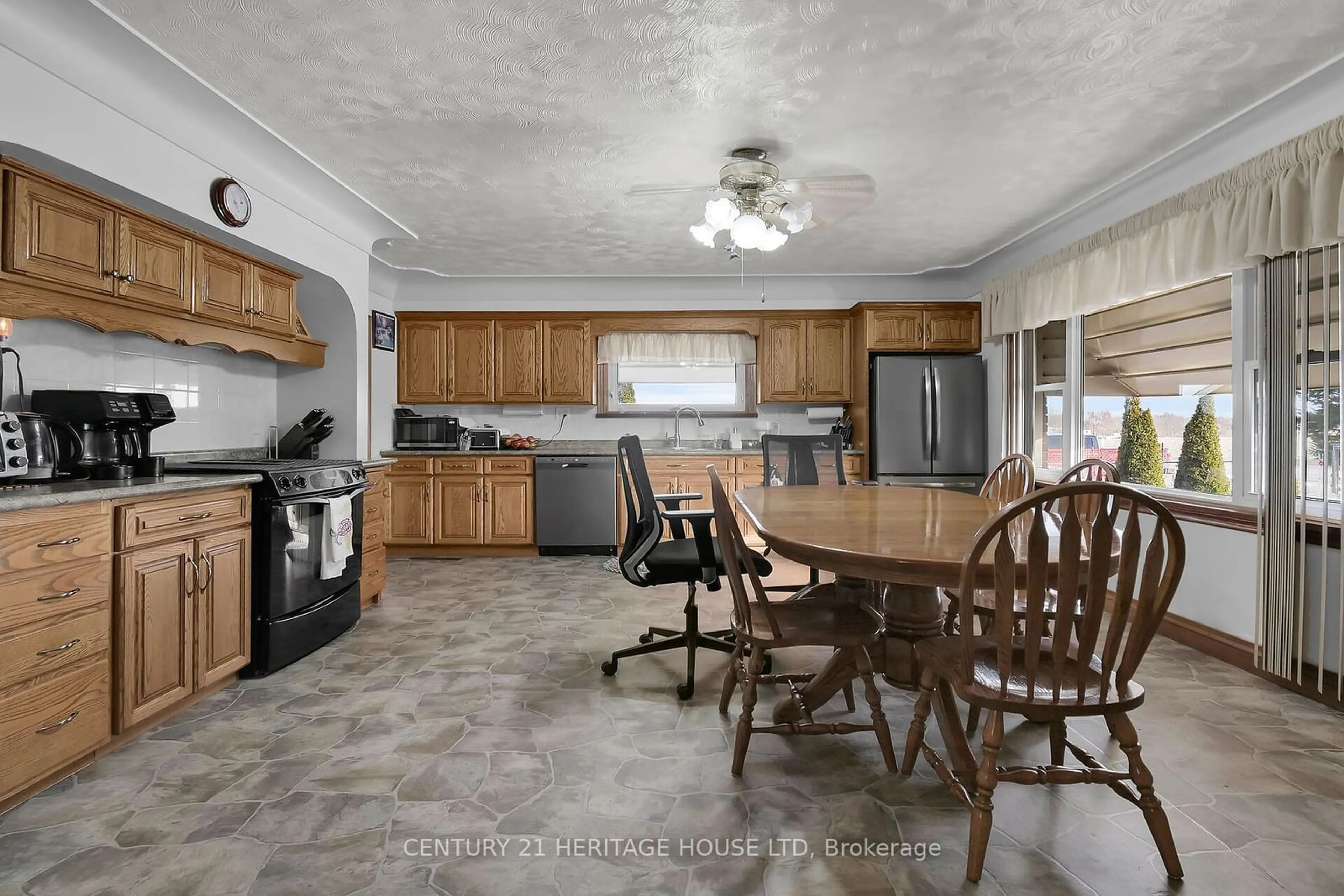 Open concept kitchen, unknown for 8835 Plank Rd, Bayham Ontario N0J 1Y0