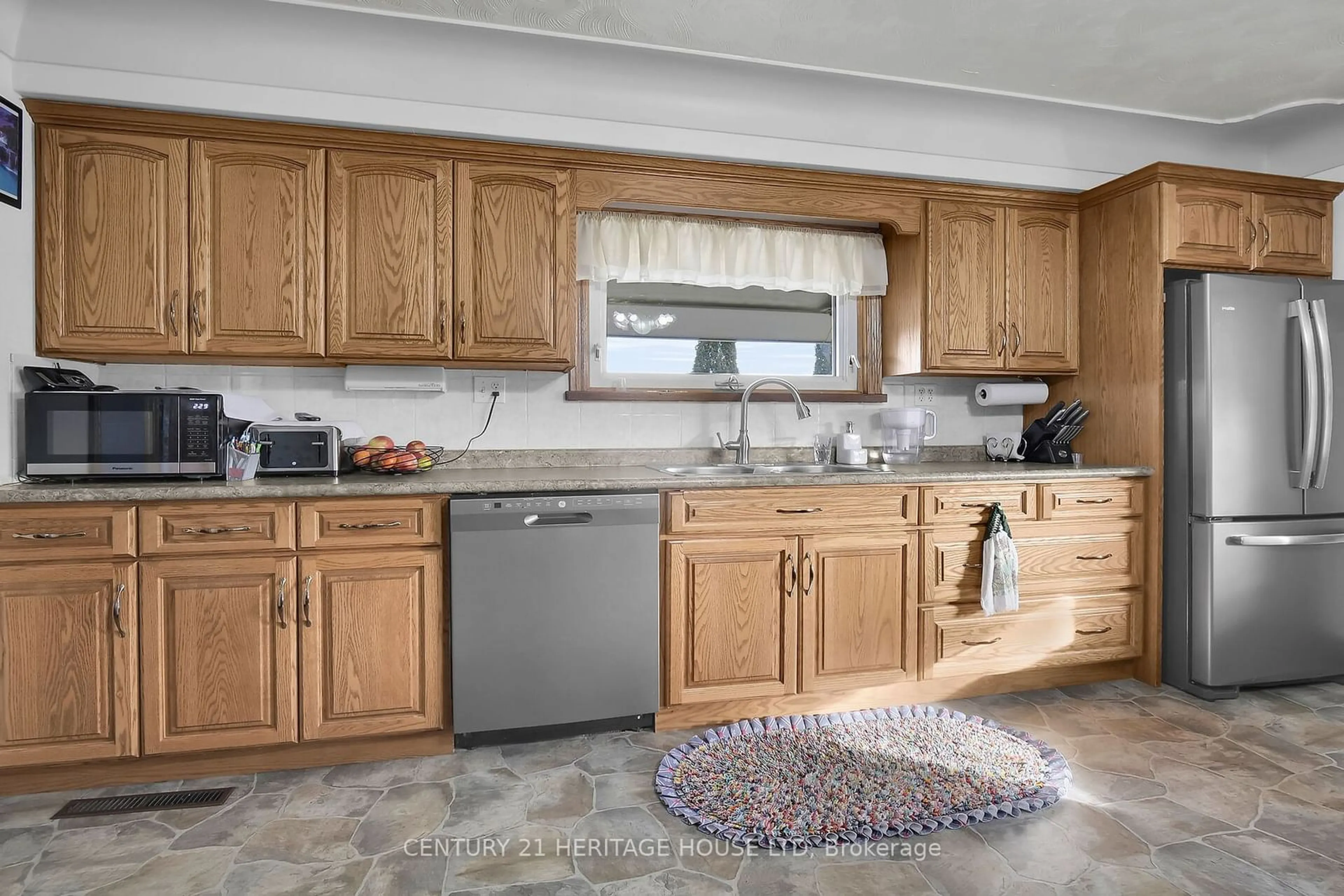 Standard kitchen, unknown for 8835 Plank Rd, Bayham Ontario N0J 1Y0