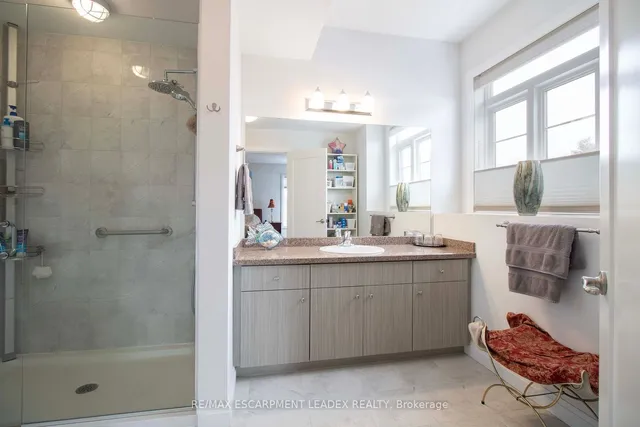 Additional property image - 16 Harley Lane