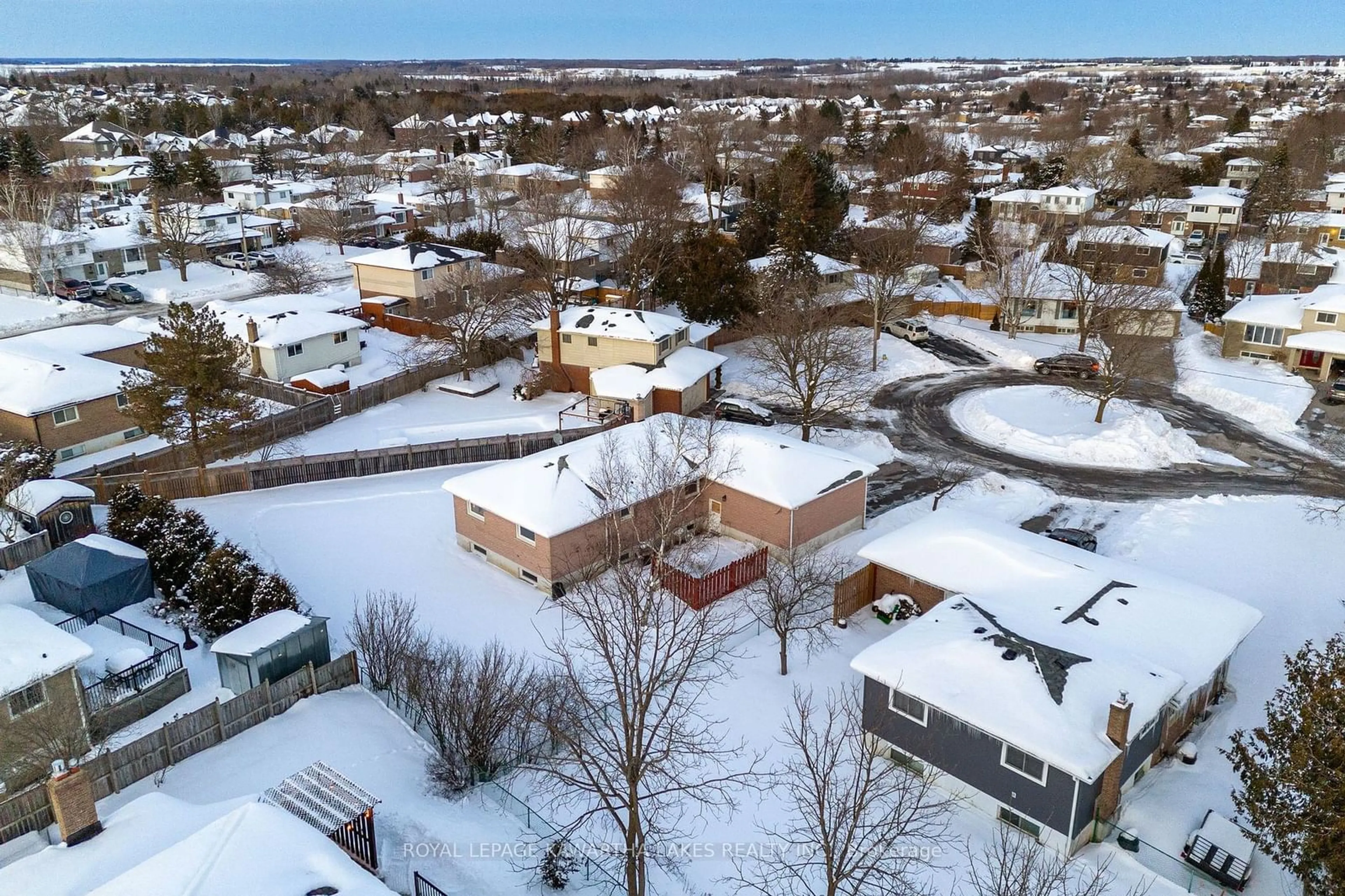 A pic from outside/outdoor area/front of a property/back of a property/a pic from drone, street for 14 Nordale Crt, Kawartha Lakes Ontario K9V 4V5