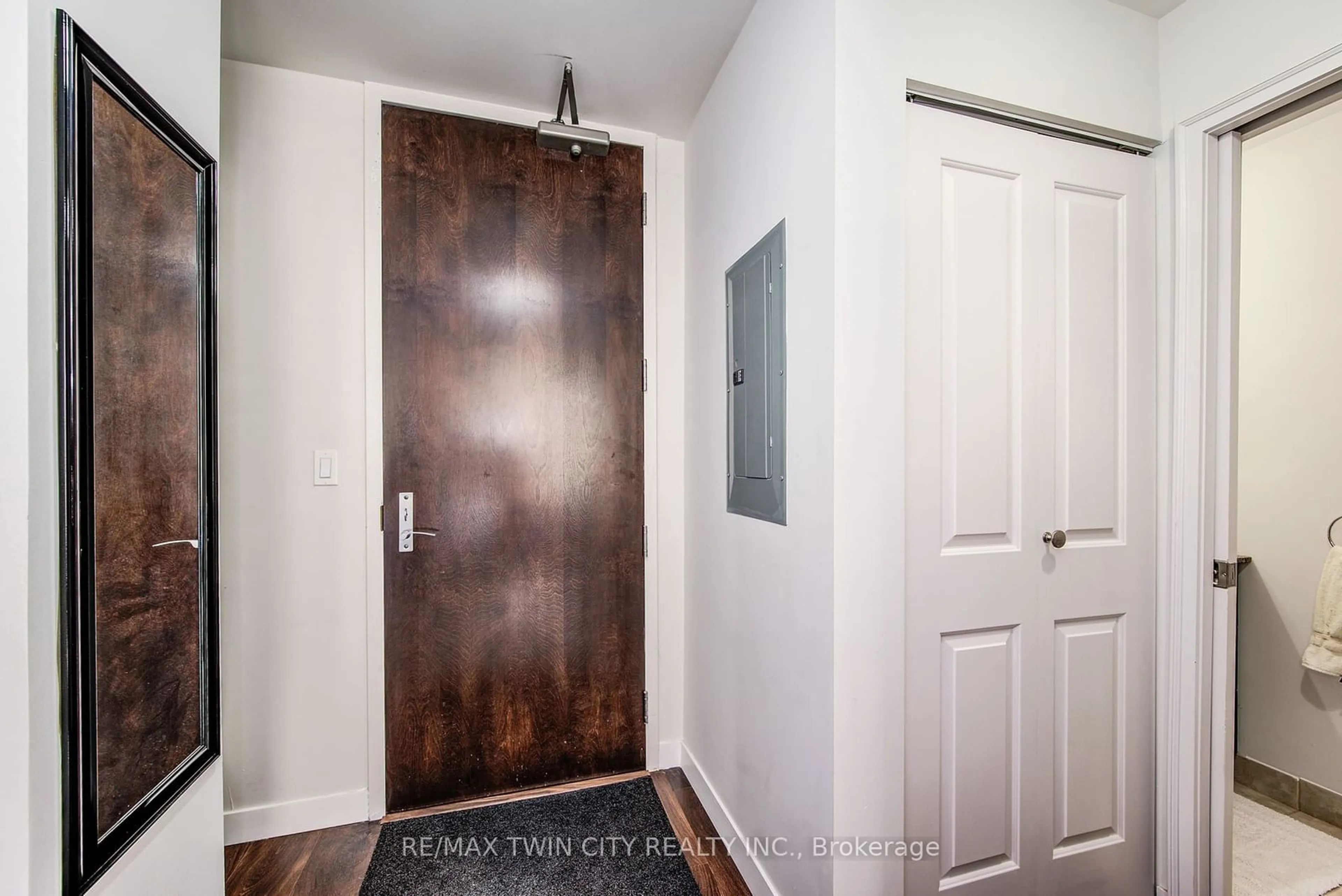 Indoor entryway for 191 King St #1202, Waterloo Ontario N2J 1R1