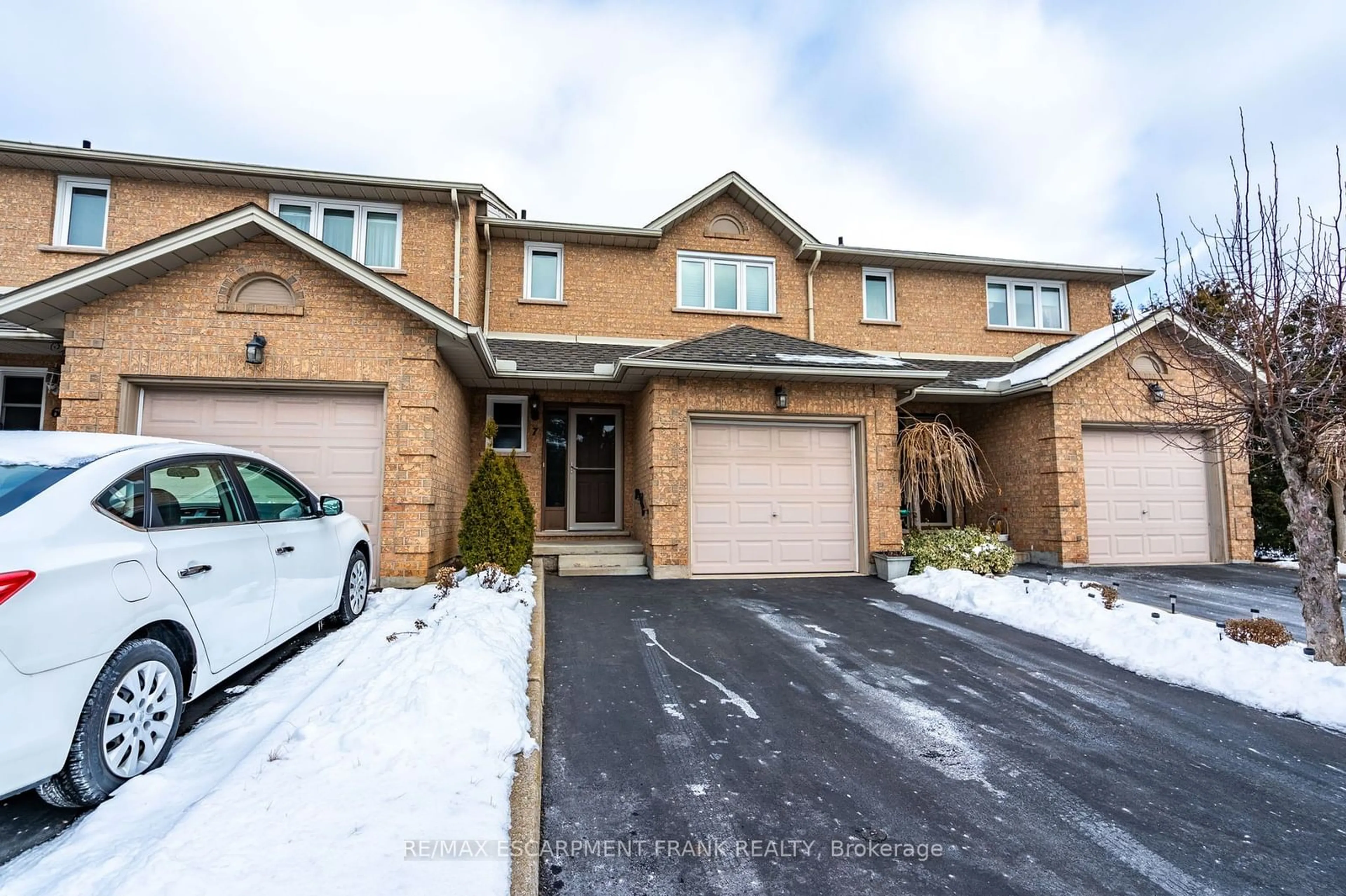 Home with brick exterior material, street for 1310 Upper Wentworth St #7, Hamilton Ontario L9A 5J3