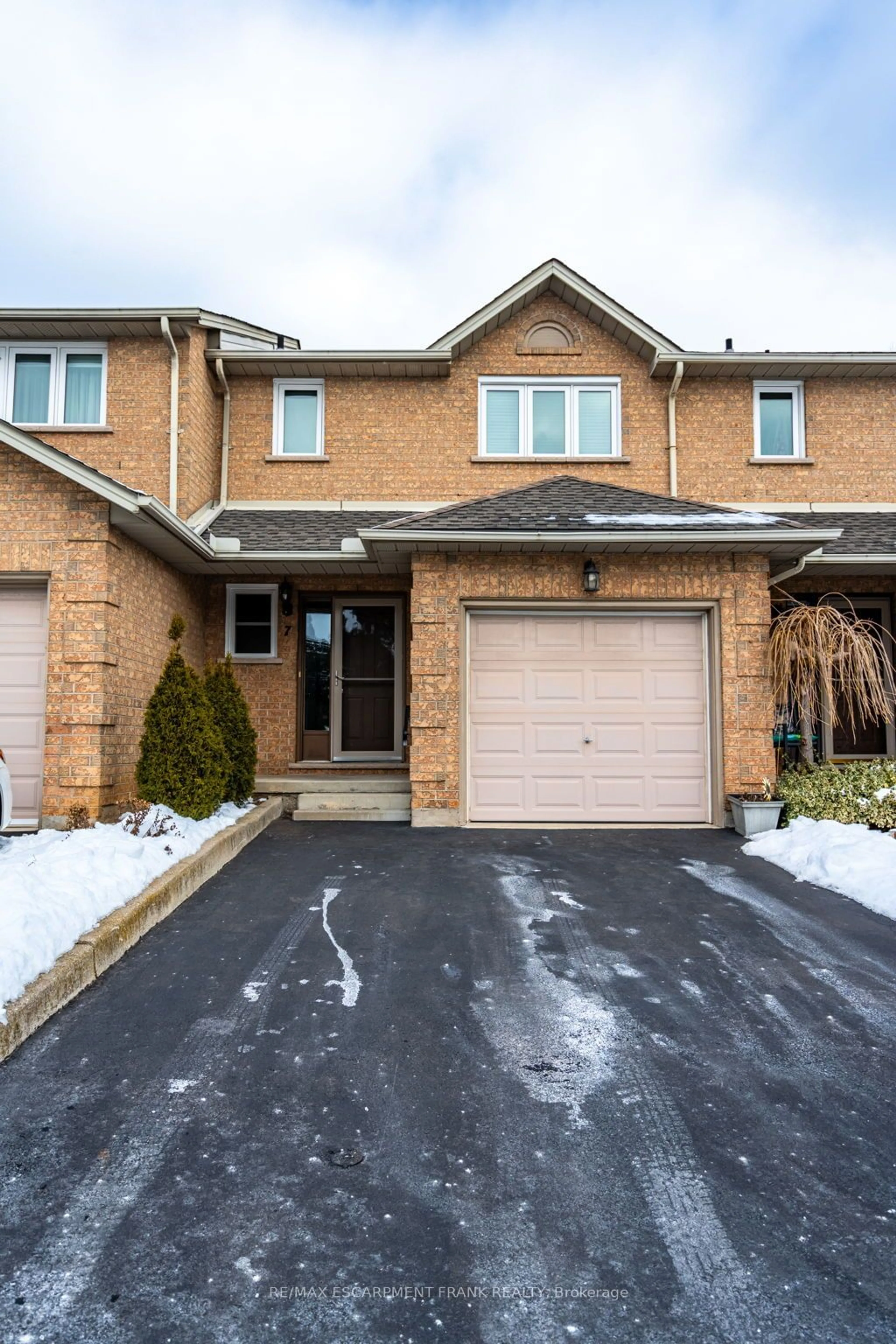 Home with brick exterior material, street for 1310 Upper Wentworth St #7, Hamilton Ontario L9A 5J3