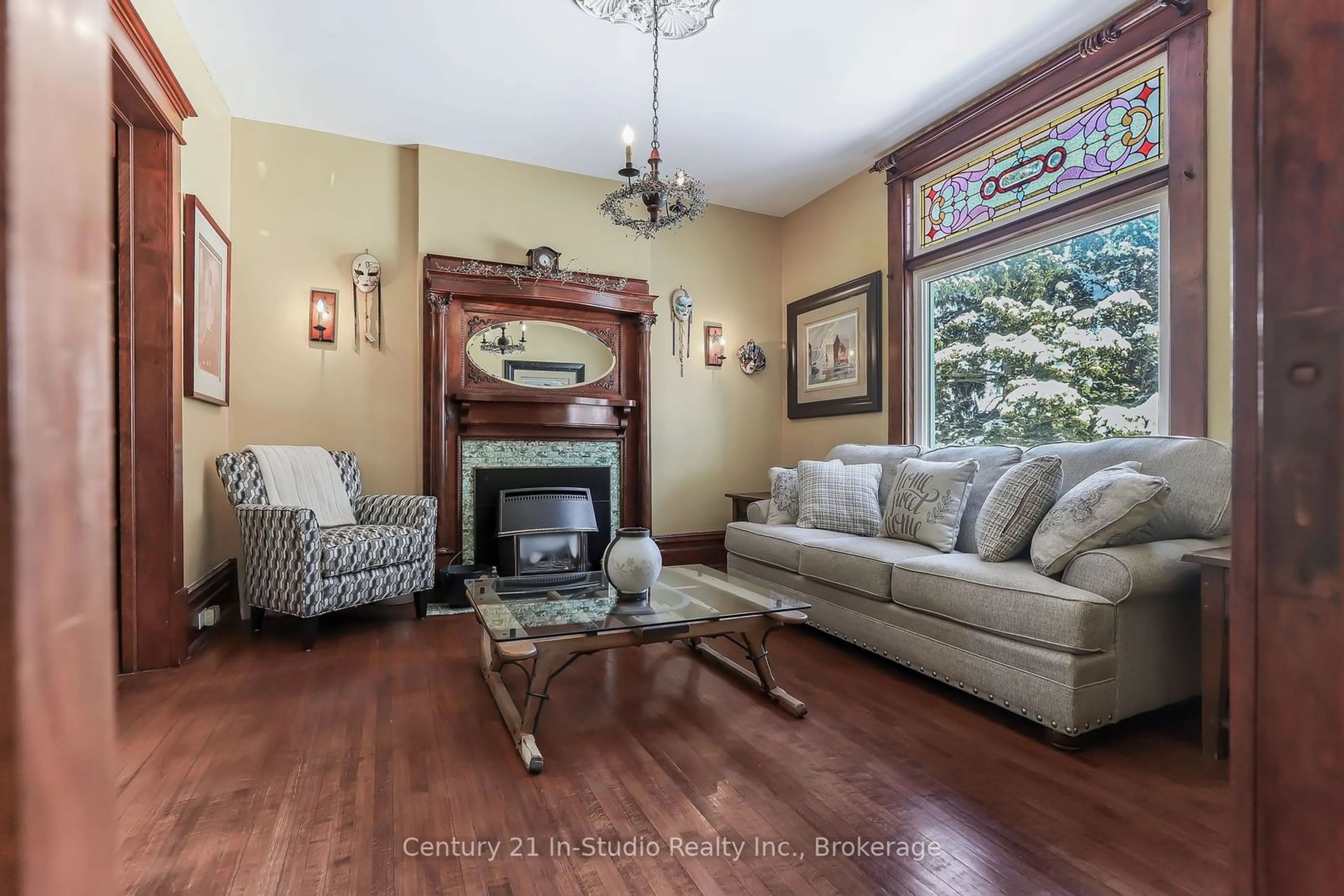 Living room with furniture, unknown for 296 Garafraxa St, Chatsworth Ontario N0H 1G0