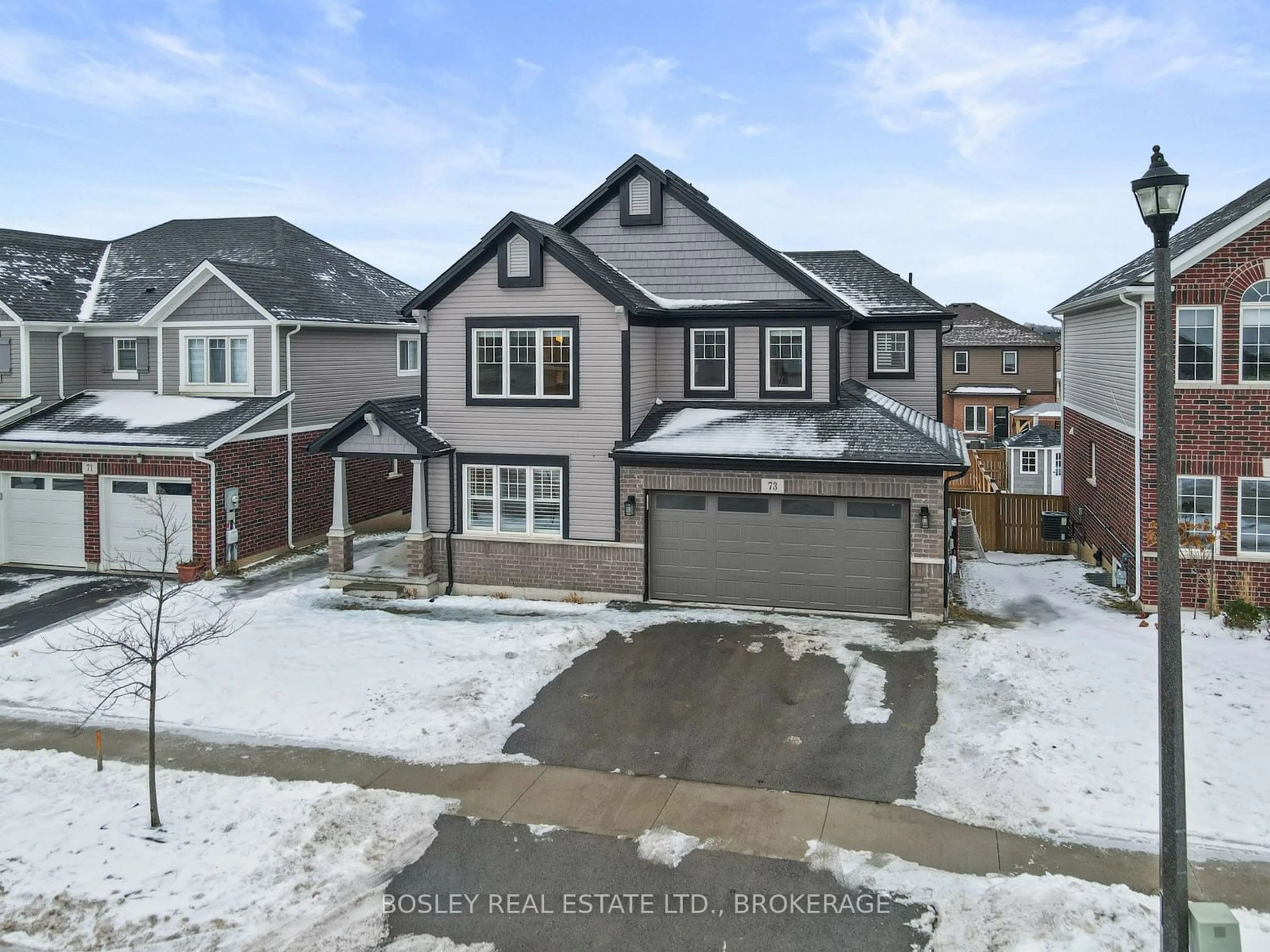 A pic from outside/outdoor area/front of a property/back of a property/a pic from drone, street for 73 Bergenstein Cres, Pelham Ontario L0S 1E6