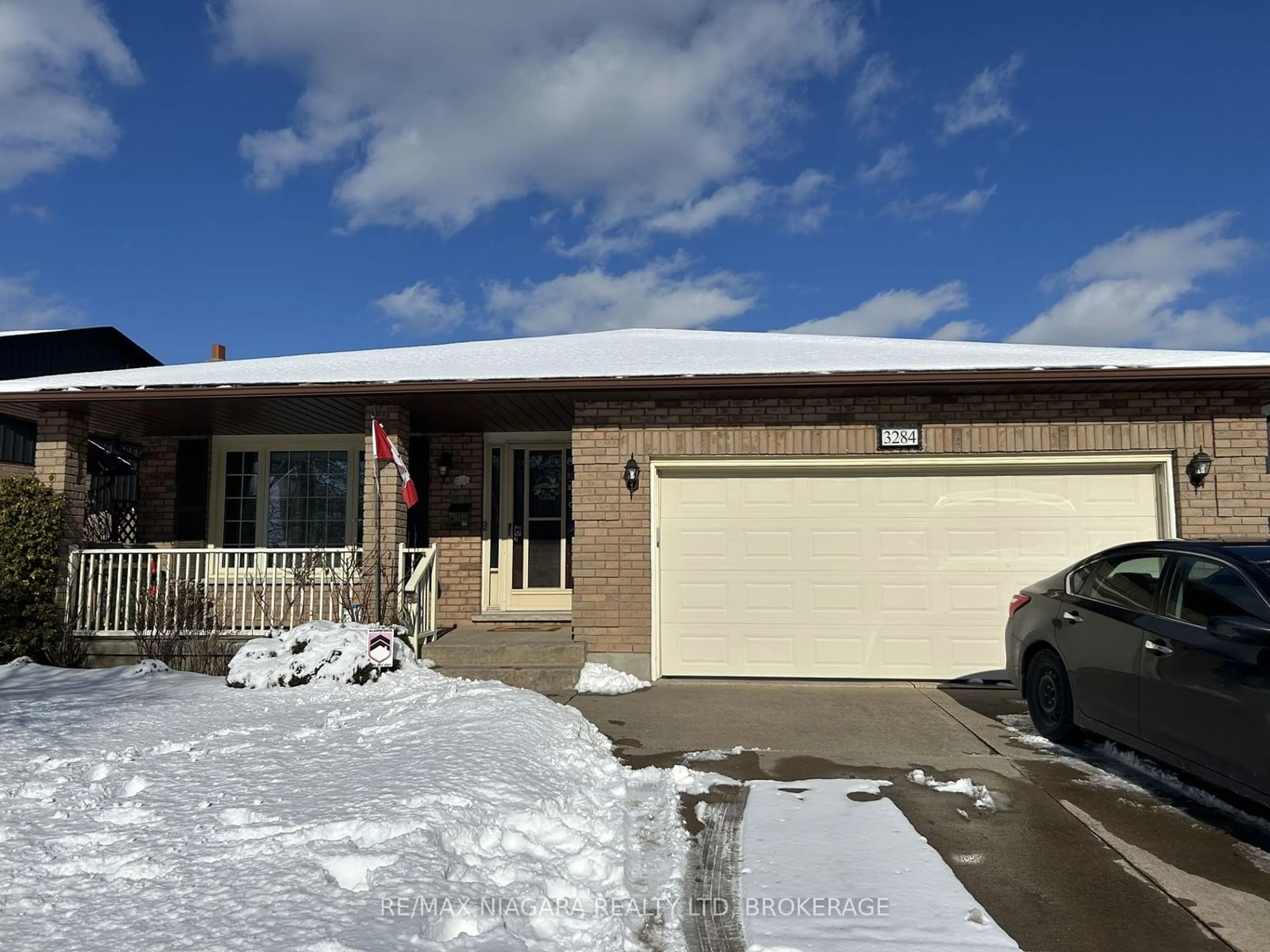 Home with brick exterior material, street for 3284 Tramore Cres, Niagara Falls Ontario L2G 7P8