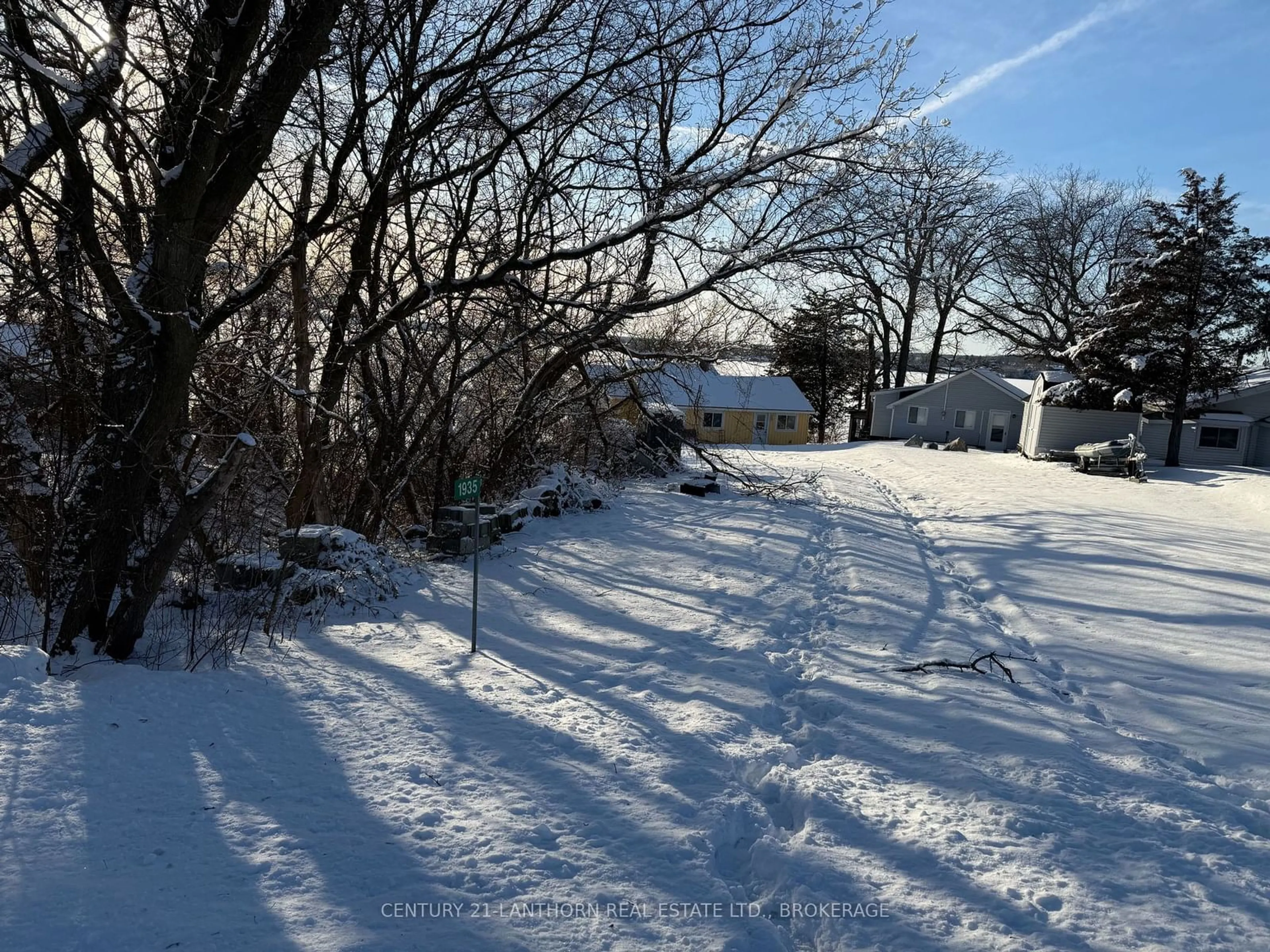 A pic from outside/outdoor area/front of a property/back of a property/a pic from drone, street for 1935 South Shore Rd, Greater Napanee Ontario K7R 3K7