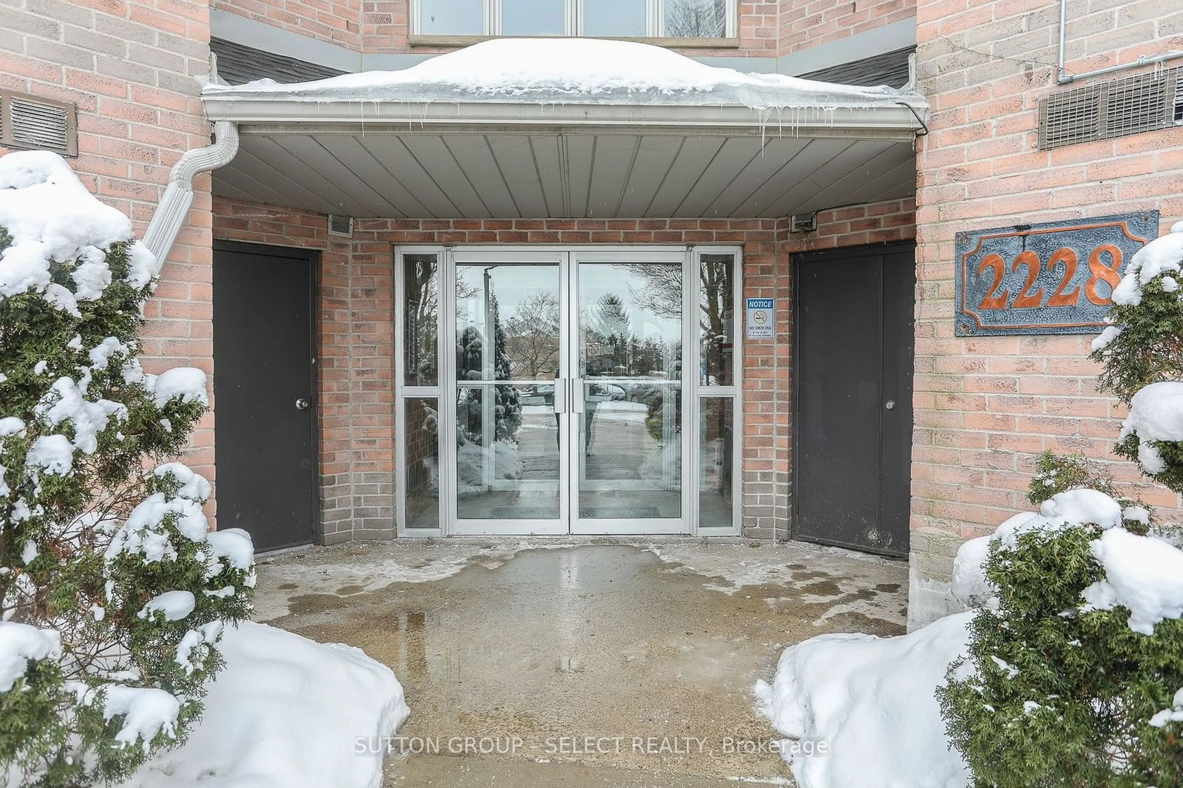 Indoor foyer for 2228 Trafalgar St #310, London Ontario N5V 4J8