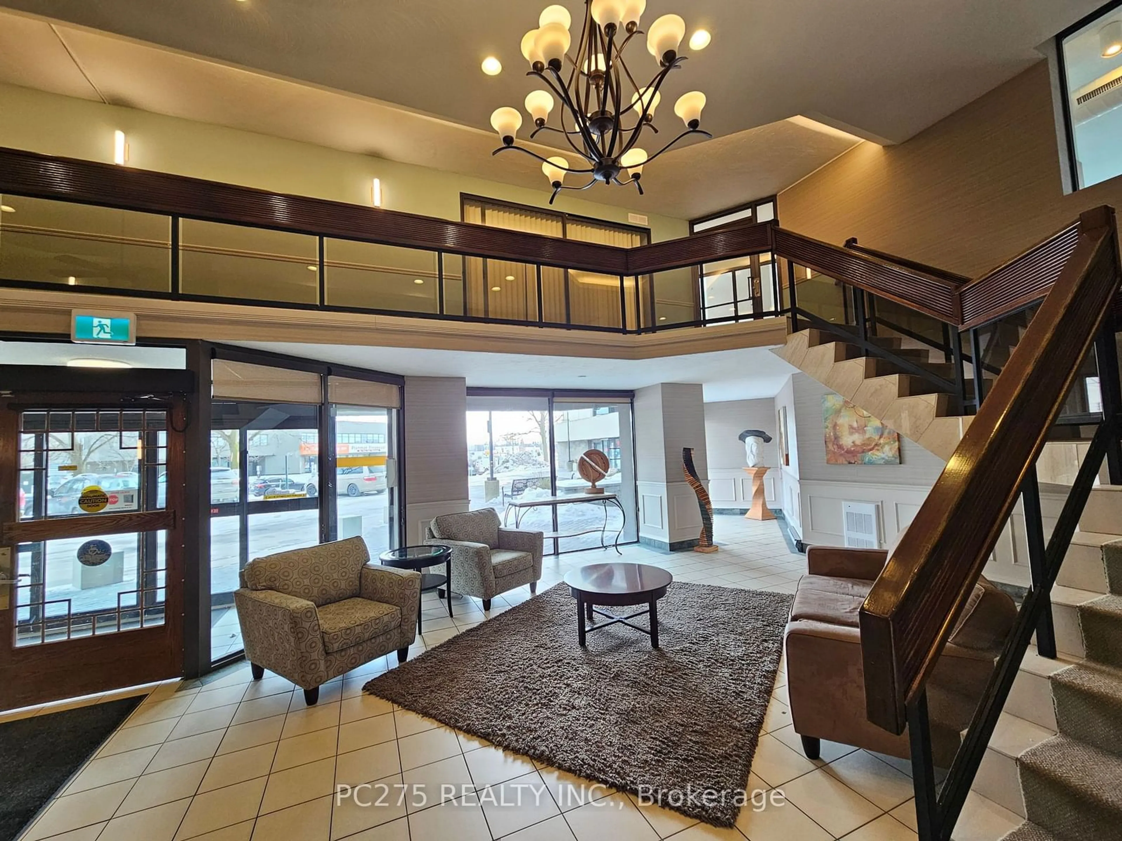 Indoor foyer for 363 Colborne St #2104, London Ontario N6B 3N3