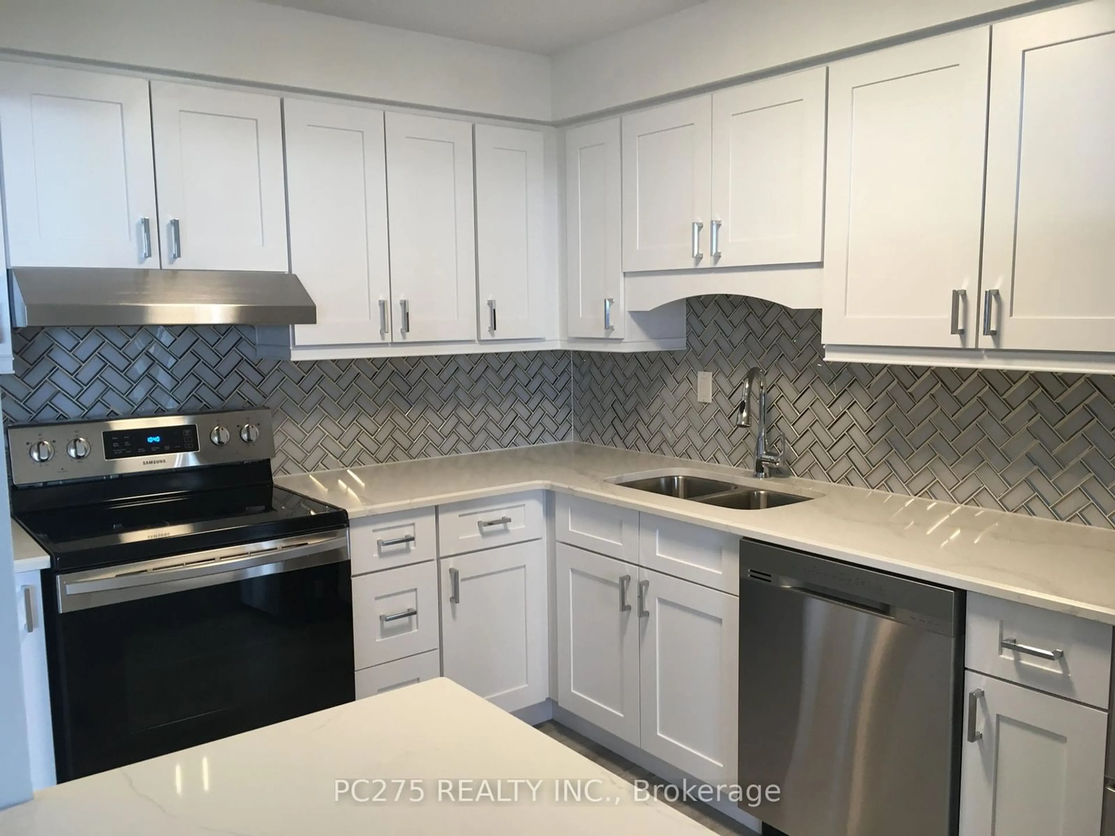 Standard kitchen, ceramic/tile floor for 363 Colborne St #2104, London Ontario N6B 3N3