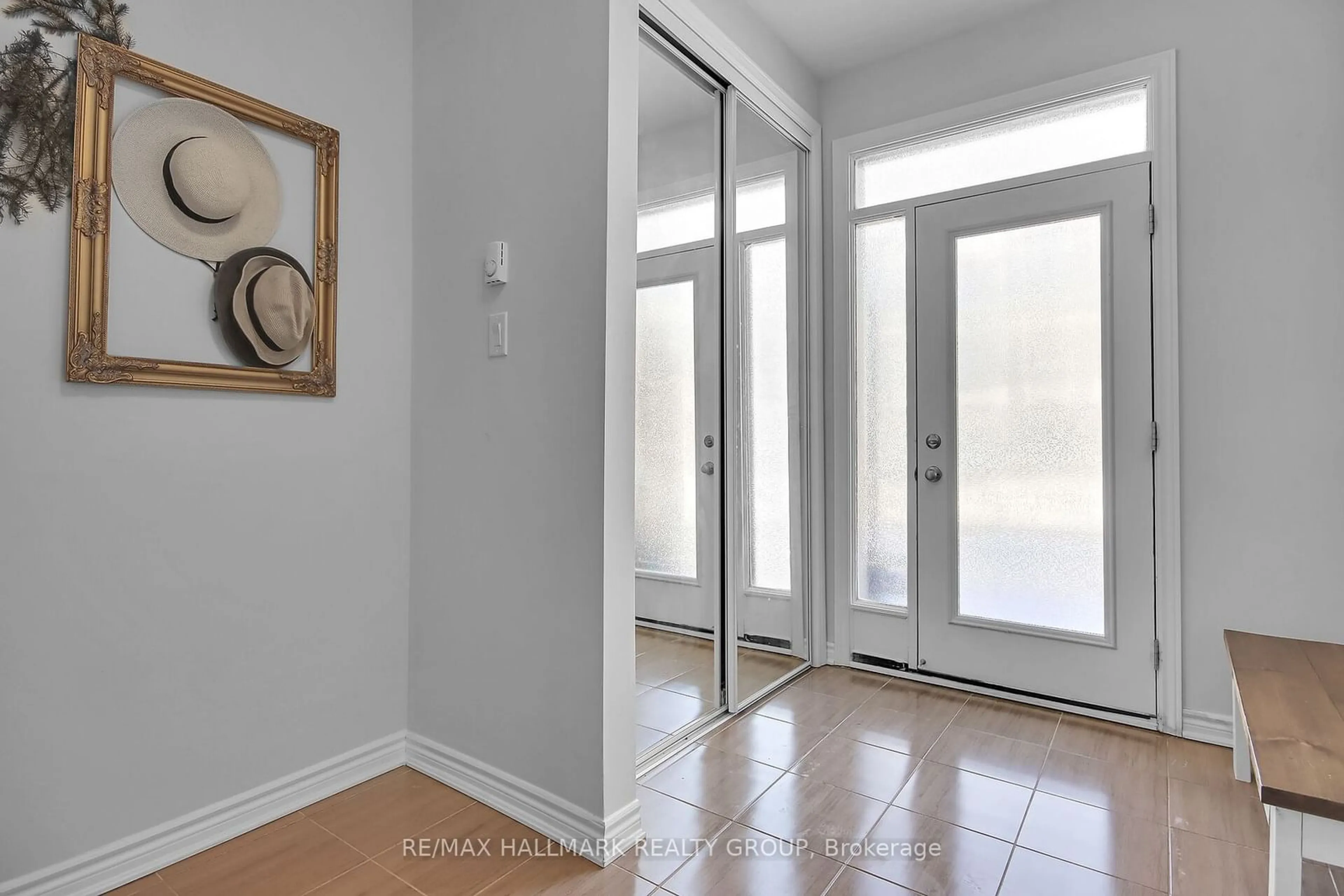 Indoor entryway for 30 Caspian Row, Kanata Ontario K2V 0R7