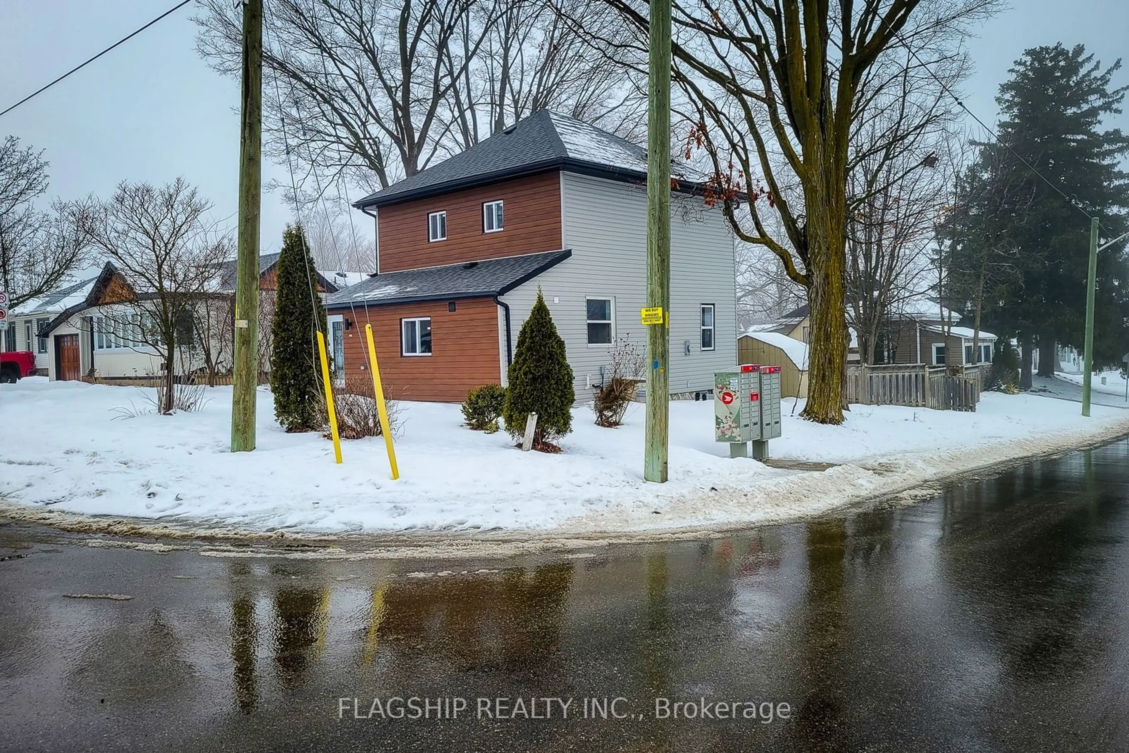 Blurry image for 727 College Ave, Woodstock Ontario N4S 2C7