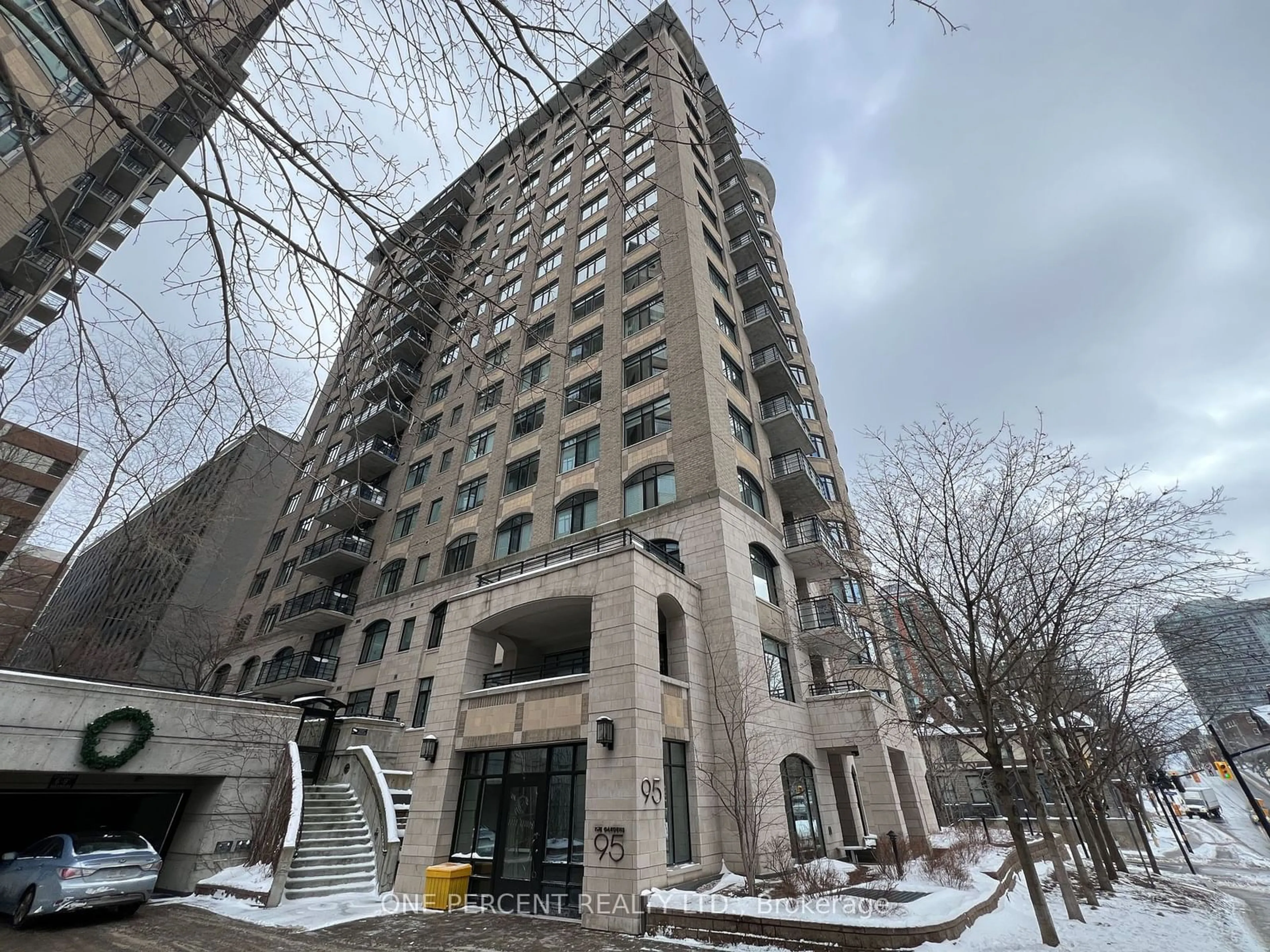 Indoor foyer for 95 Bronson Ave #1603, Ottawa Centre Ontario K1R 1E2