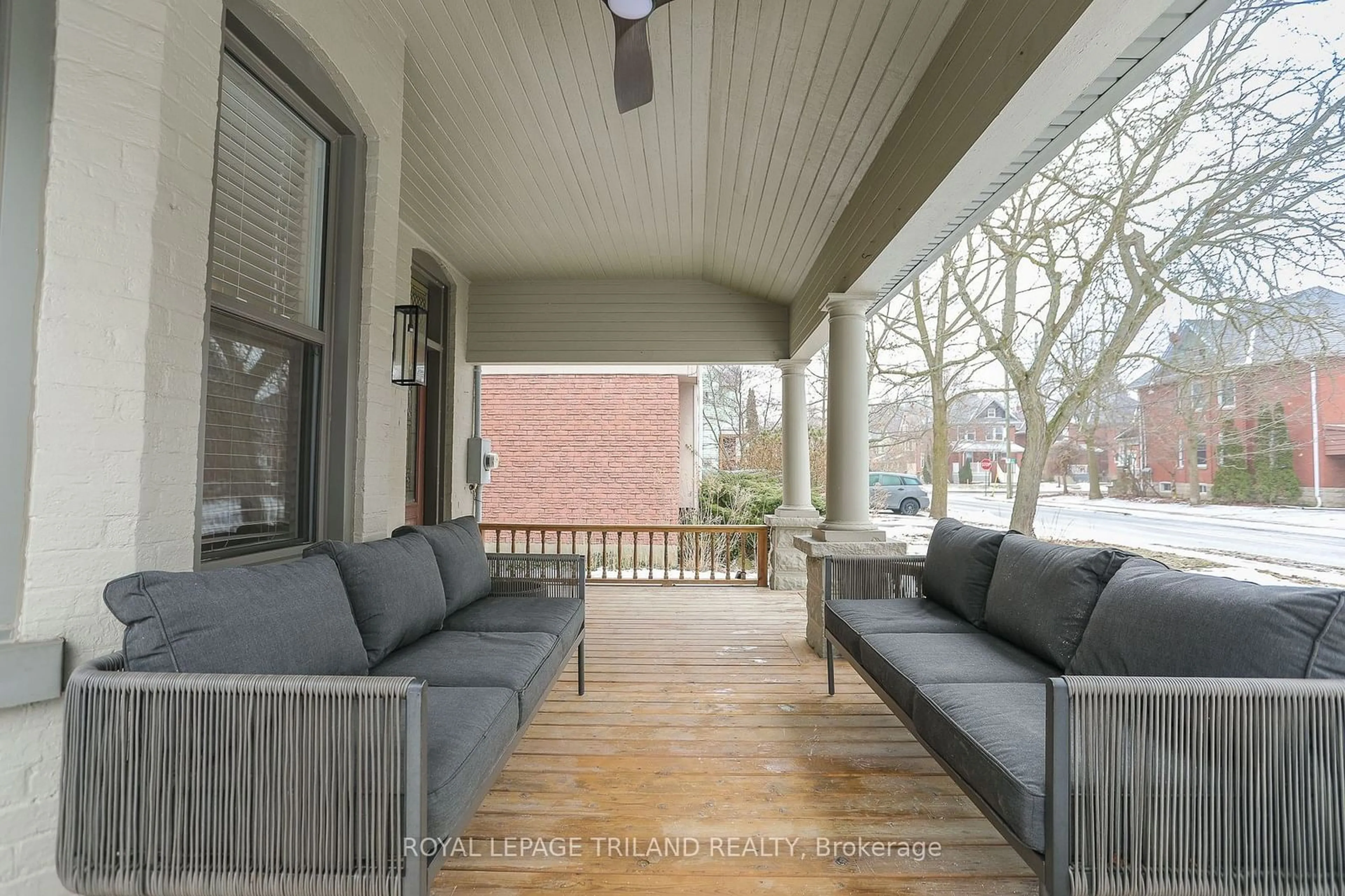 Patio, street for 33 Gladstone Ave, St. Thomas Ontario N5R 2L5