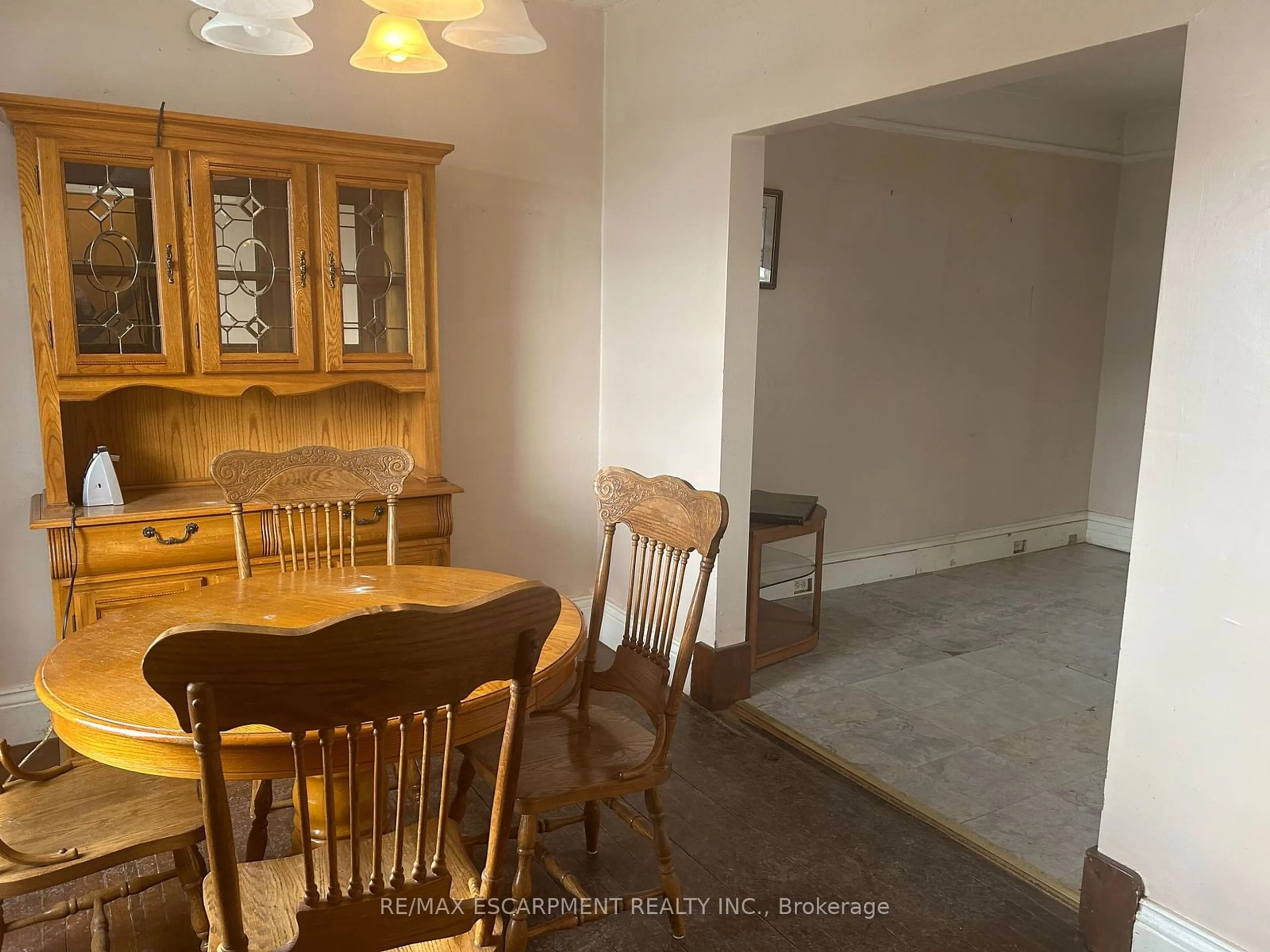 Dining room, unknown for 1275 Cannon St, Hamilton Ontario L8H 1V5