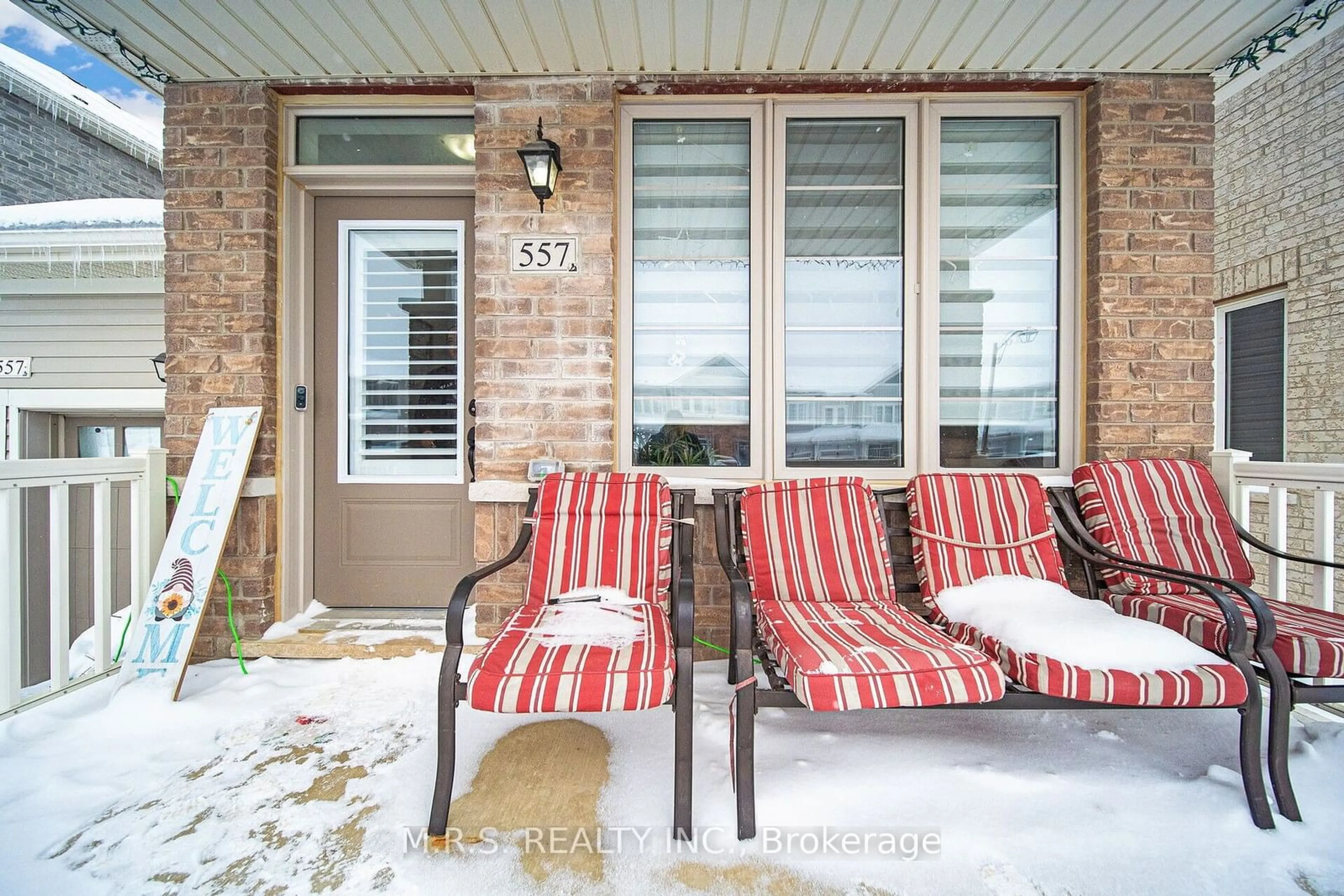 Patio, street for 557 Red Elm Rd, Shelburne Ontario L9V 3Y5