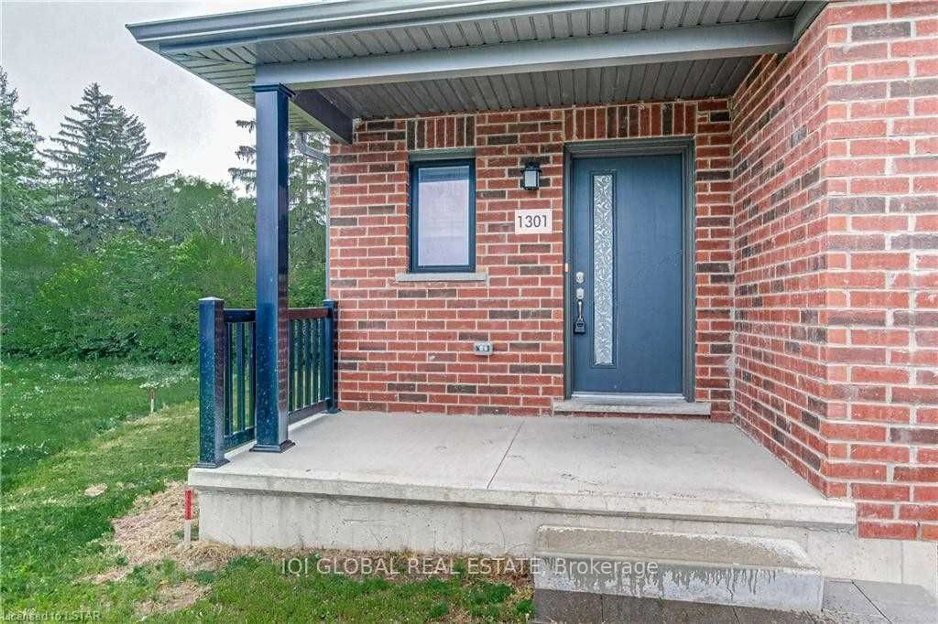 Home with brick exterior material, street for 1301 MICHAEL Circ, London Ontario N5V 0B8