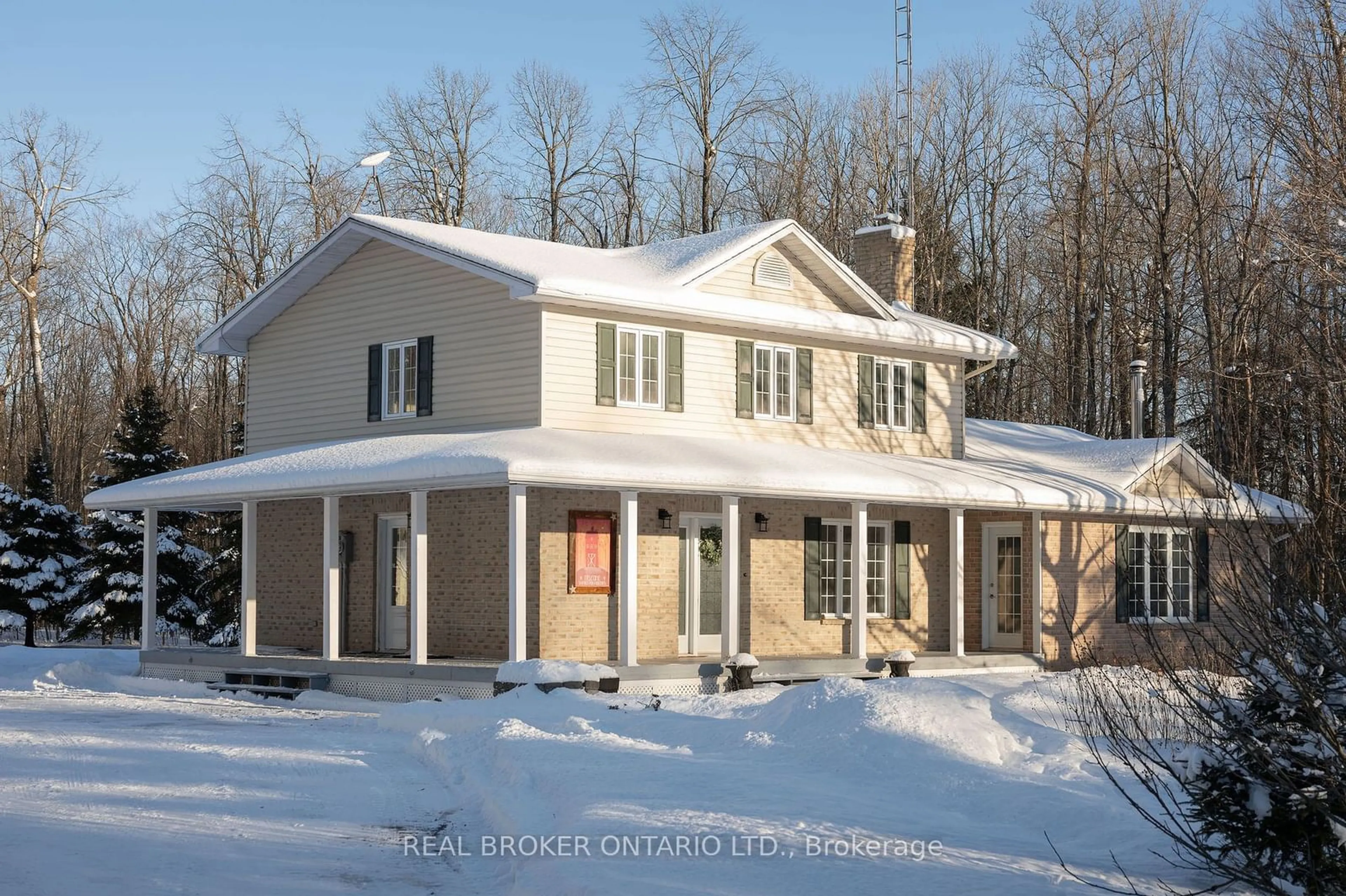 Home with vinyl exterior material, street for 3993 CHAPEL Rd, South Glengarry Ontario K0C 1B0