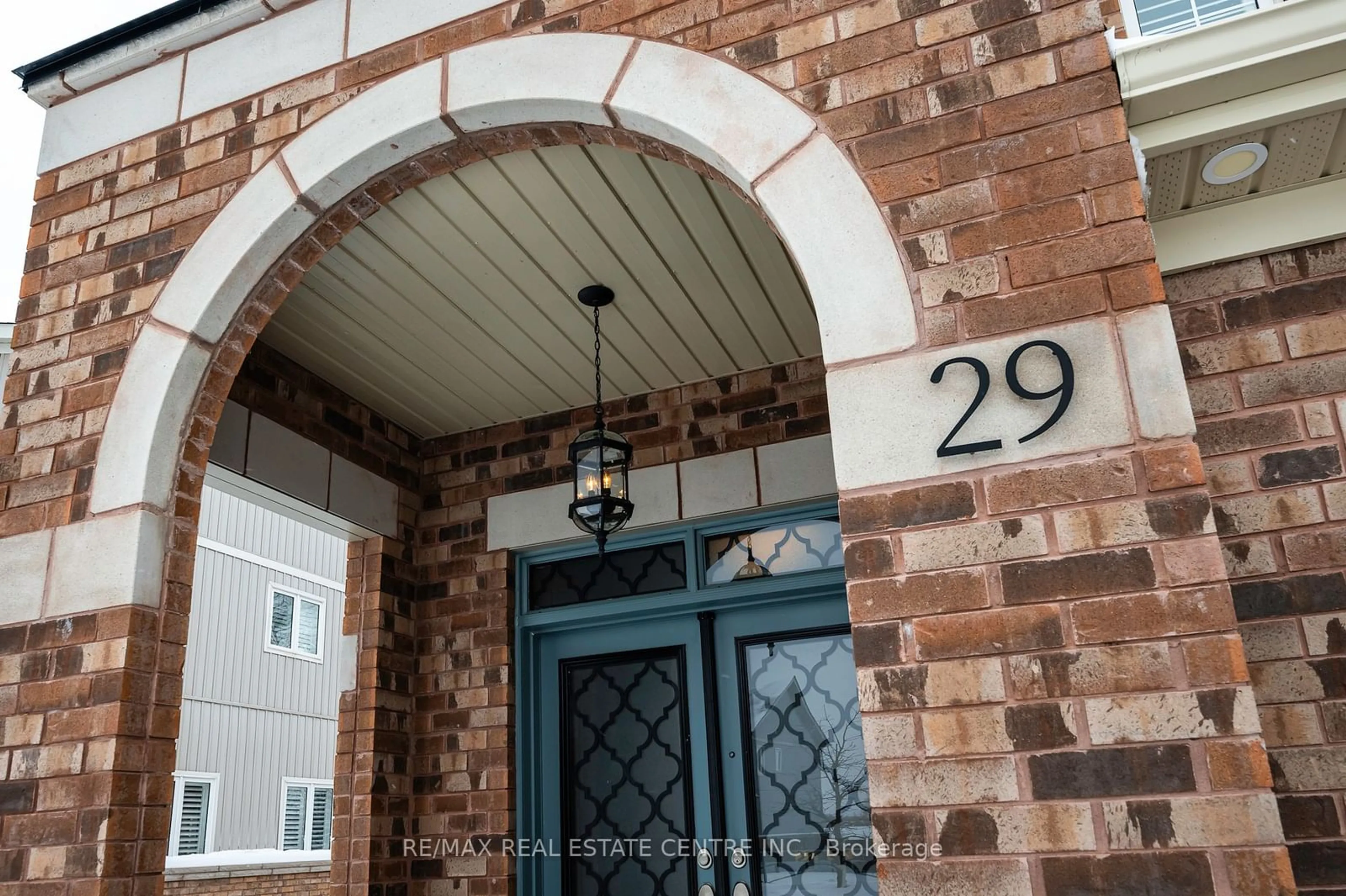 Indoor entryway for 29 Jenkins St, East Luther Grand Valley Ontario L9W 7R2