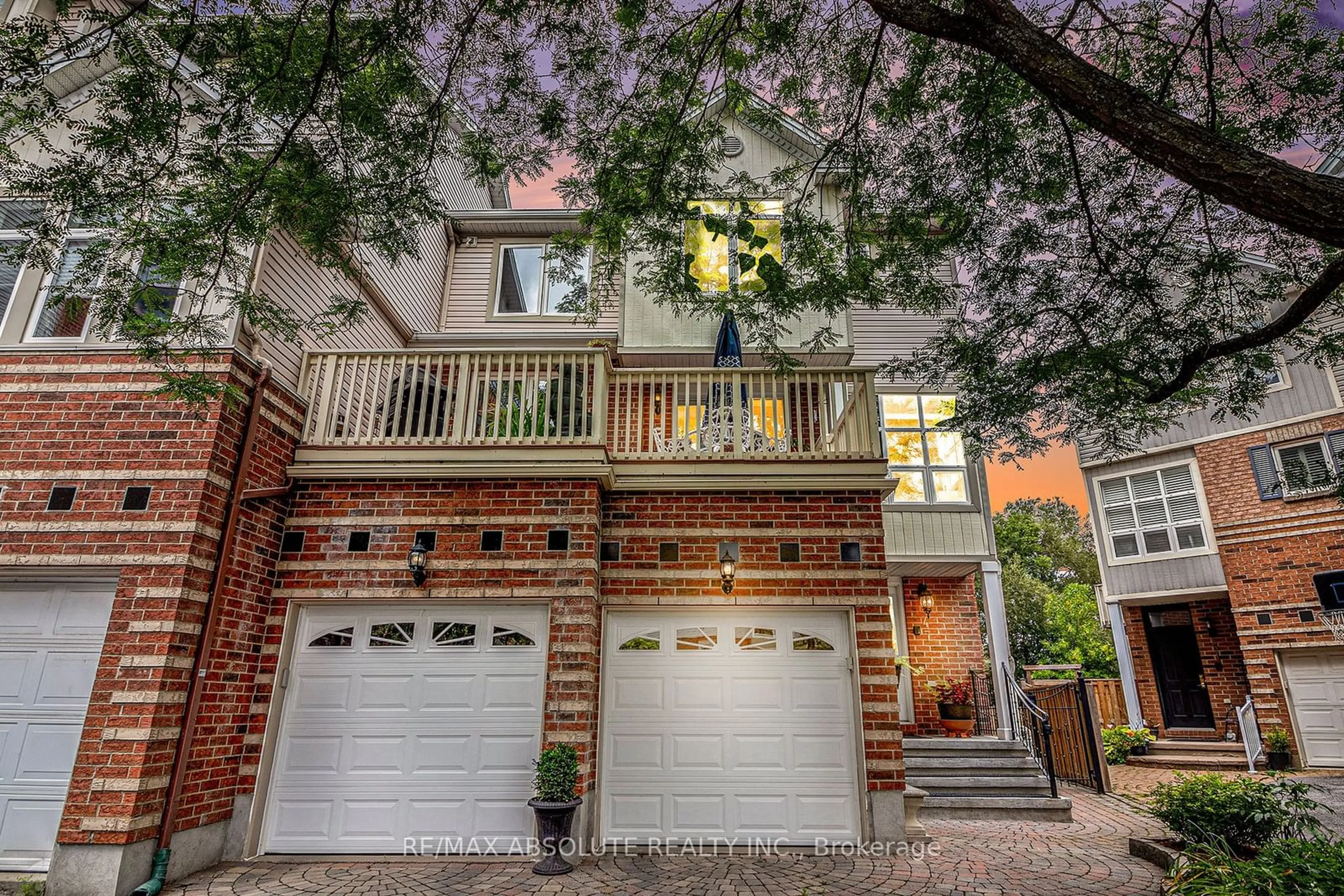 Home with brick exterior material, street for 47 Robinson Ave, Lower Town - Sandy Hill Ontario K1N 8N8