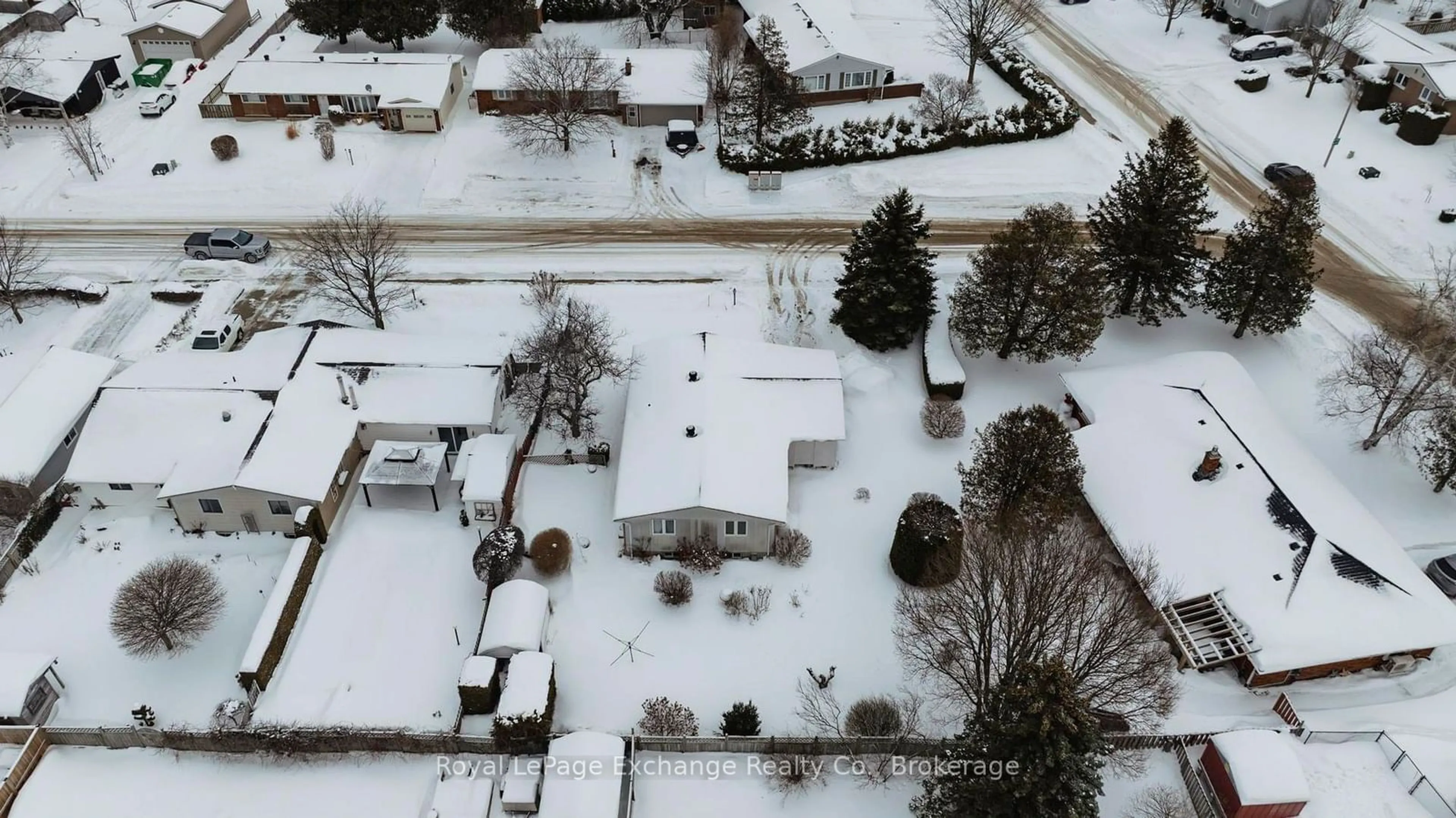 A pic from outside/outdoor area/front of a property/back of a property/a pic from drone, street for 13 Inverlyn Cres, Kincardine Ontario N2Z 1H5