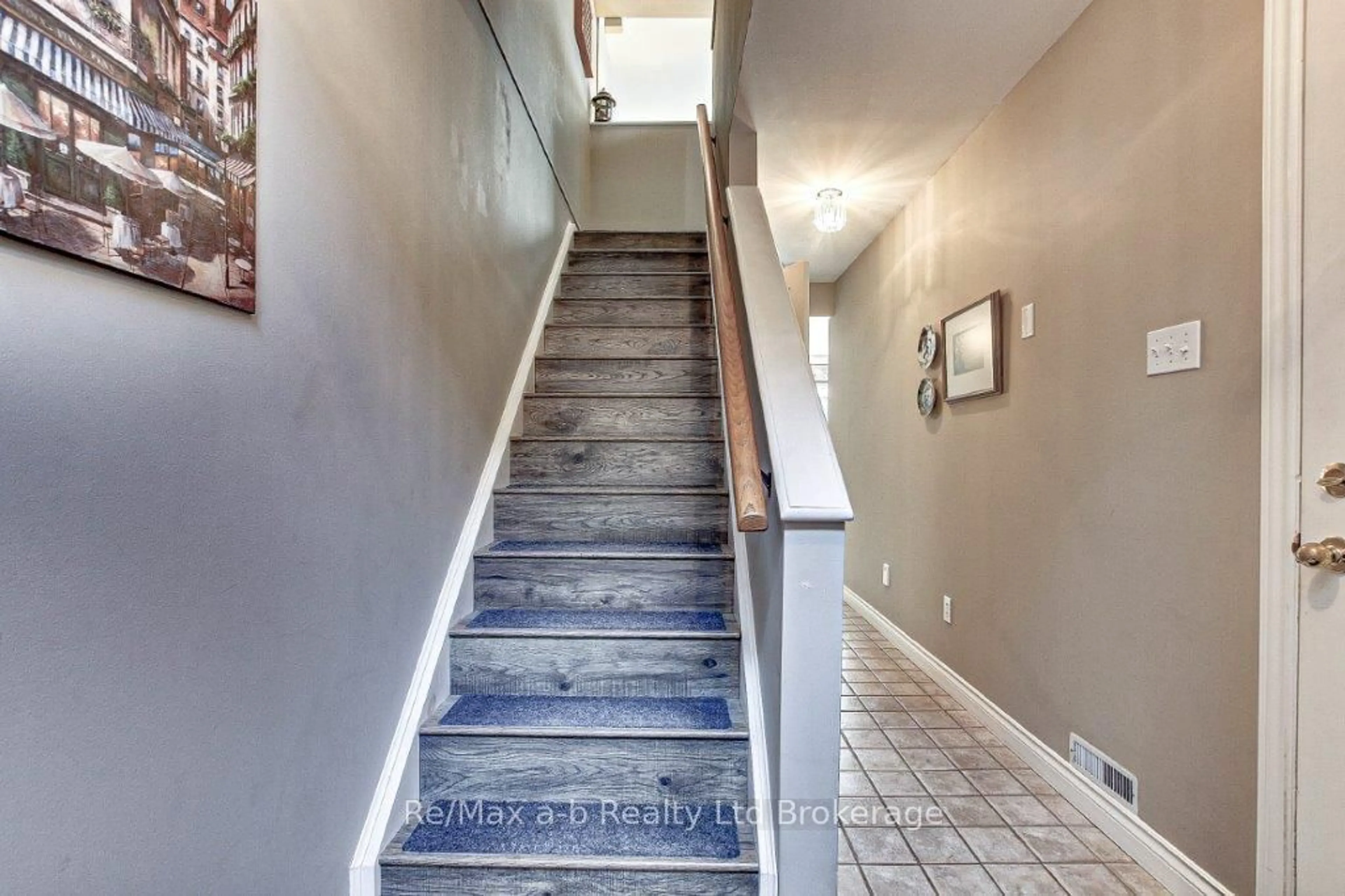 Stairs for 46 Conestoga Rd #13, Woodstock Ontario N4T 1S4