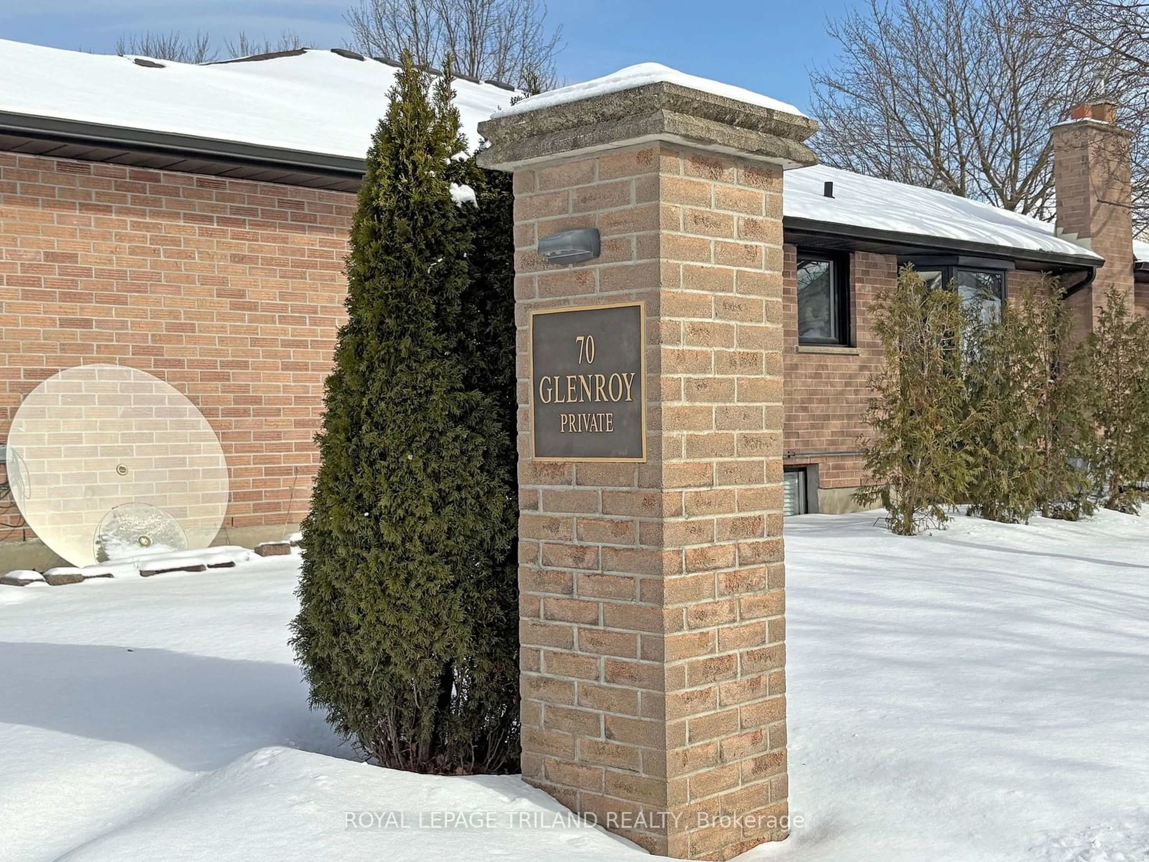 Home with brick exterior material, building for 70 Glenroy Rd #7, London Ontario N5Z 4W9