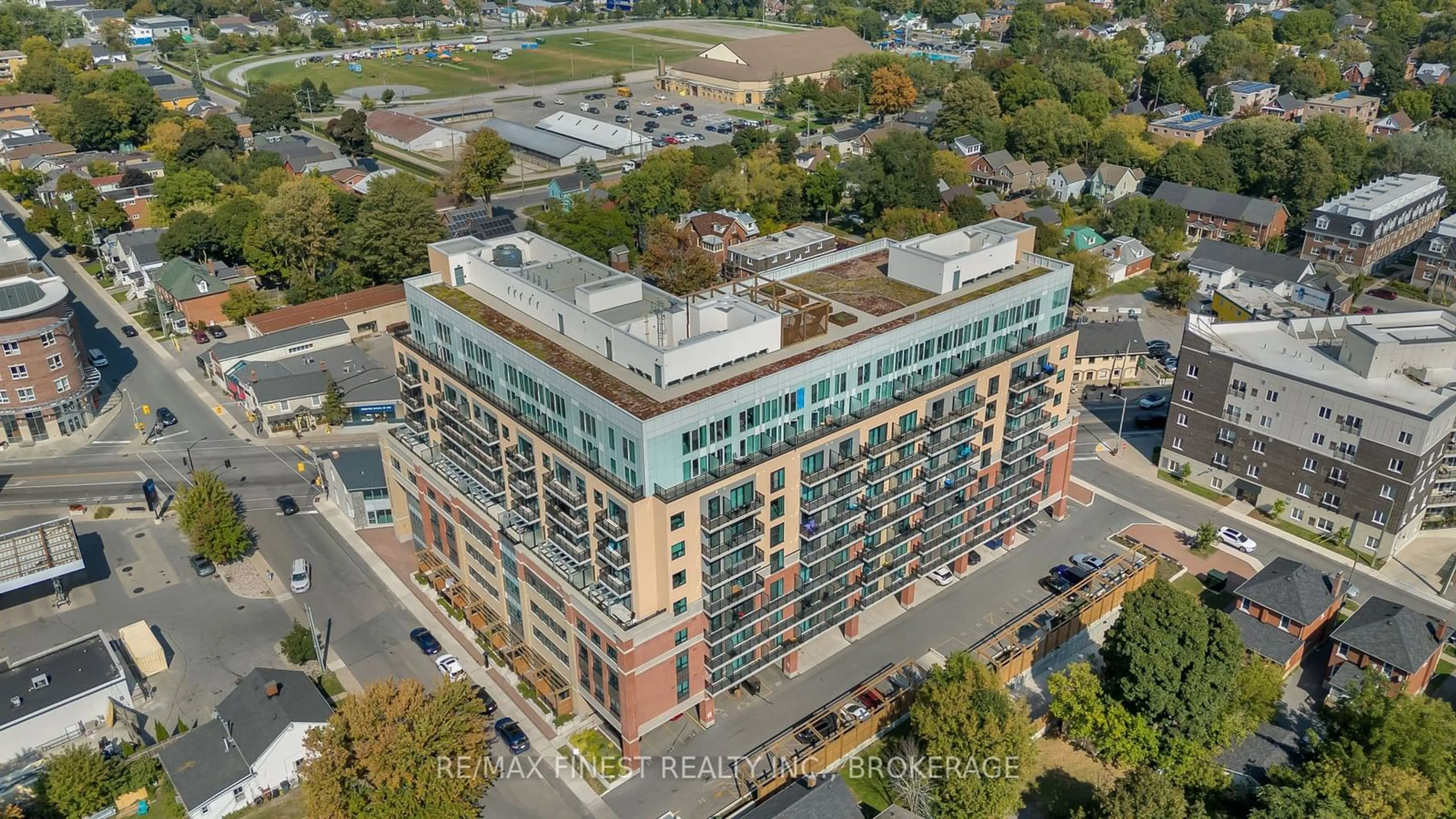 A pic from outside/outdoor area/front of a property/back of a property/a pic from drone, building for 652 PRINCESS St #340, Kingston Ontario K7L 1E5