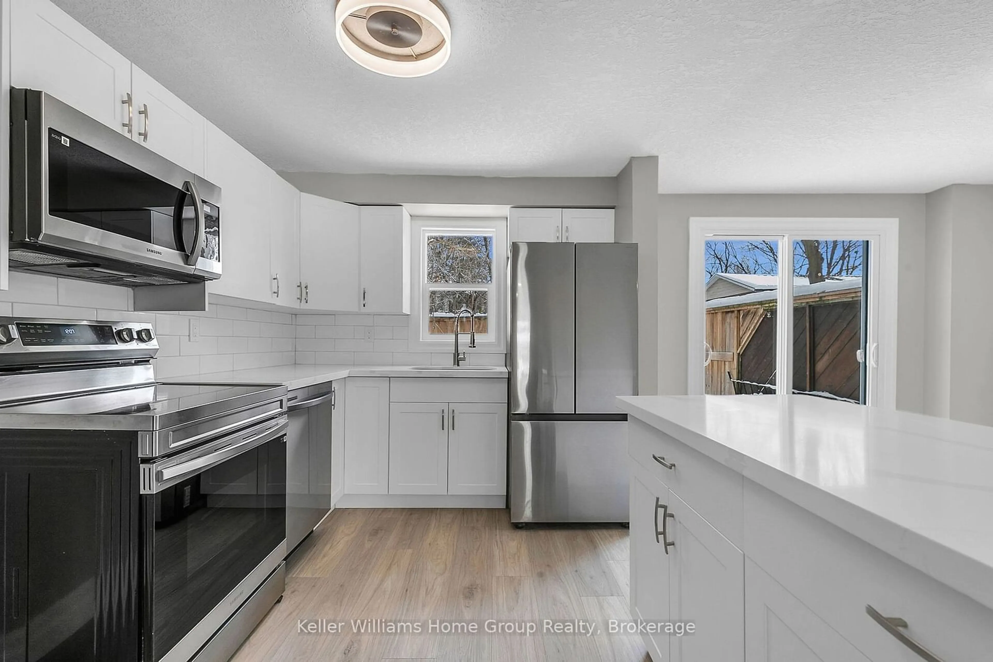 Open concept kitchen, unknown for 549 Parkview Cres, Cambridge Ontario N3H 4Z9