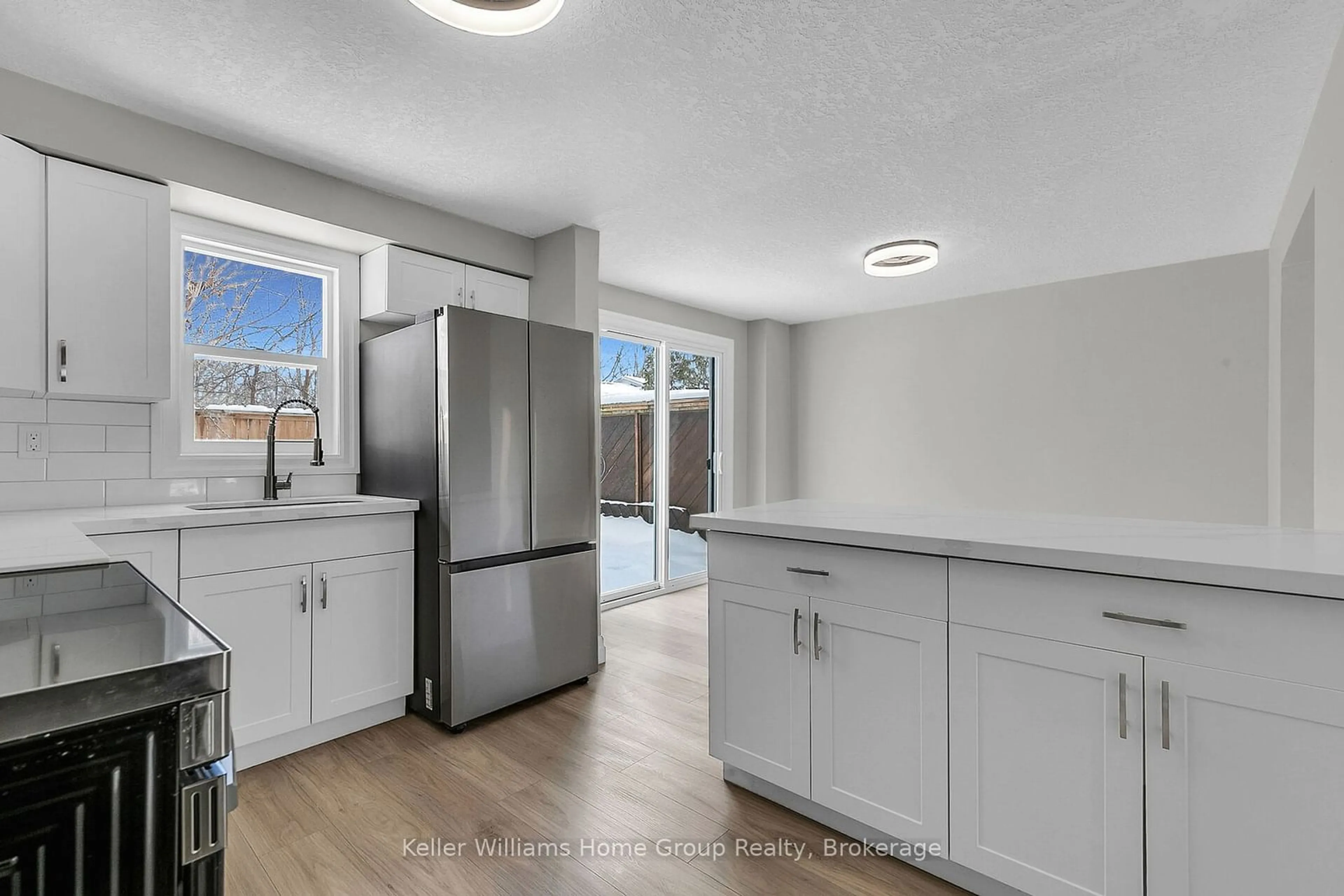 Open concept kitchen, unknown for 549 Parkview Cres, Cambridge Ontario N3H 4Z9