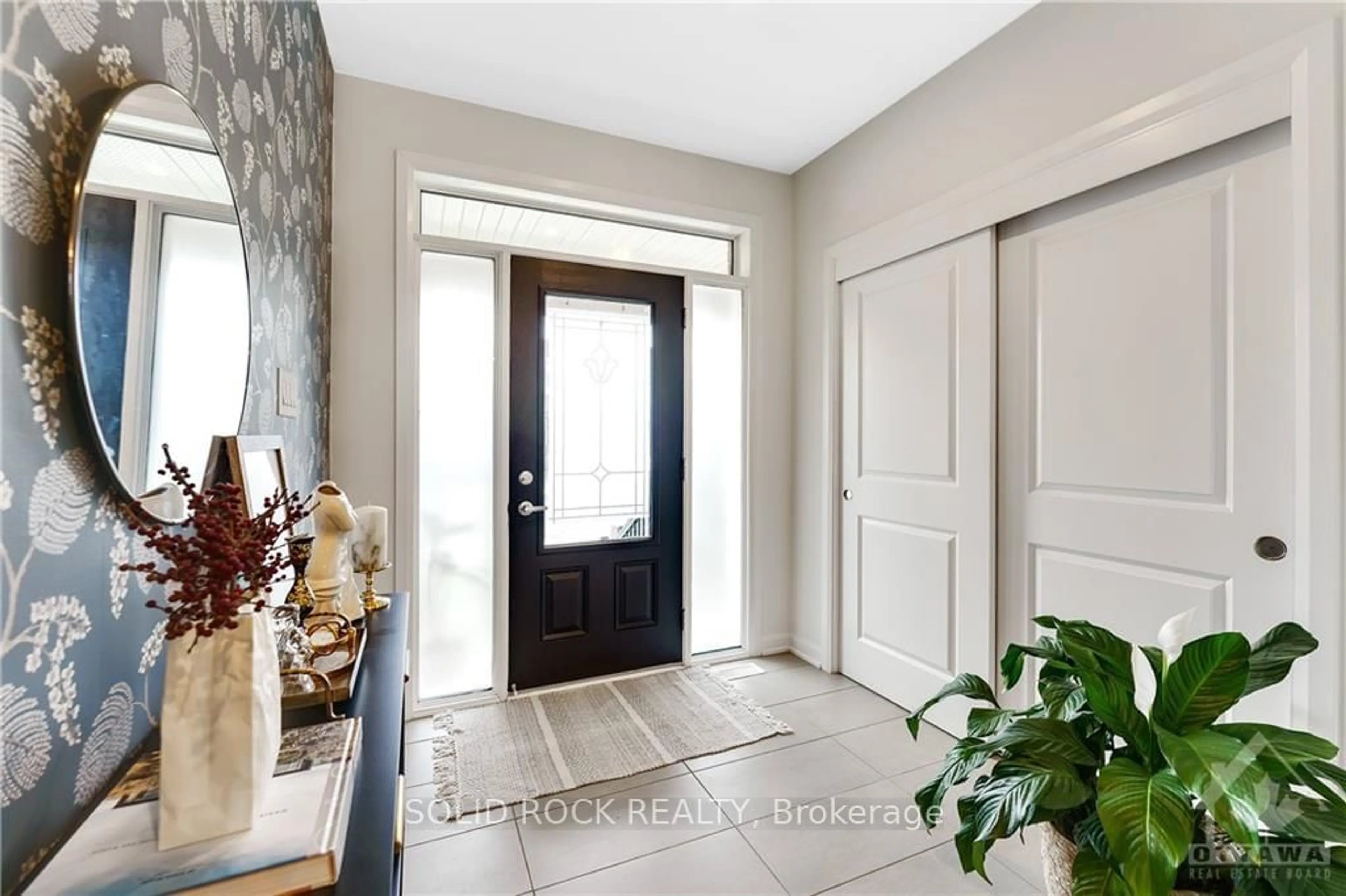 Indoor entryway for 772 Cappamore Dr, Barrhaven Ontario K2J 6V6