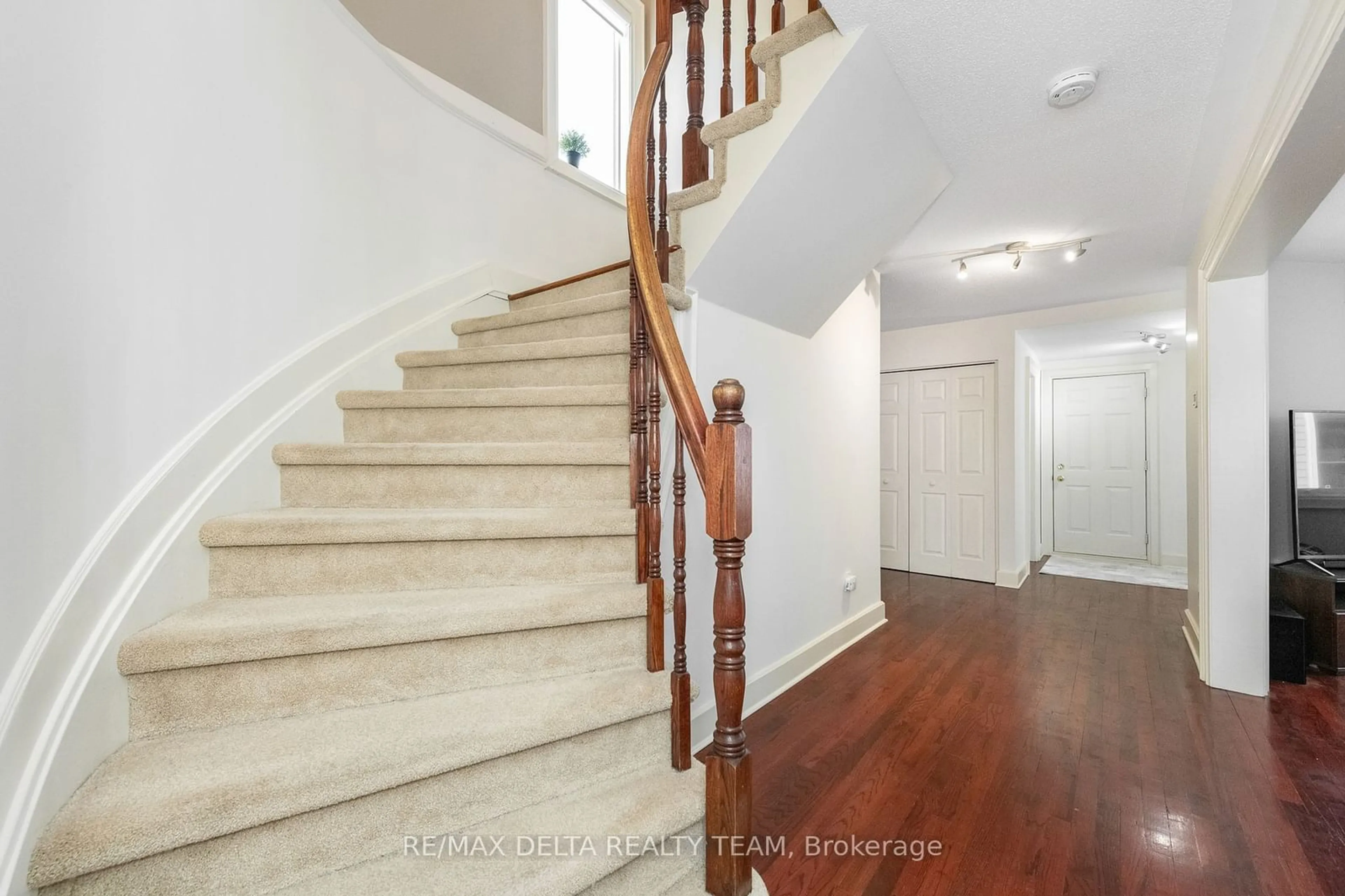 Stairs for 1524 Aline Ave, Orleans - Cumberland and Area Ontario K4A 3Y7