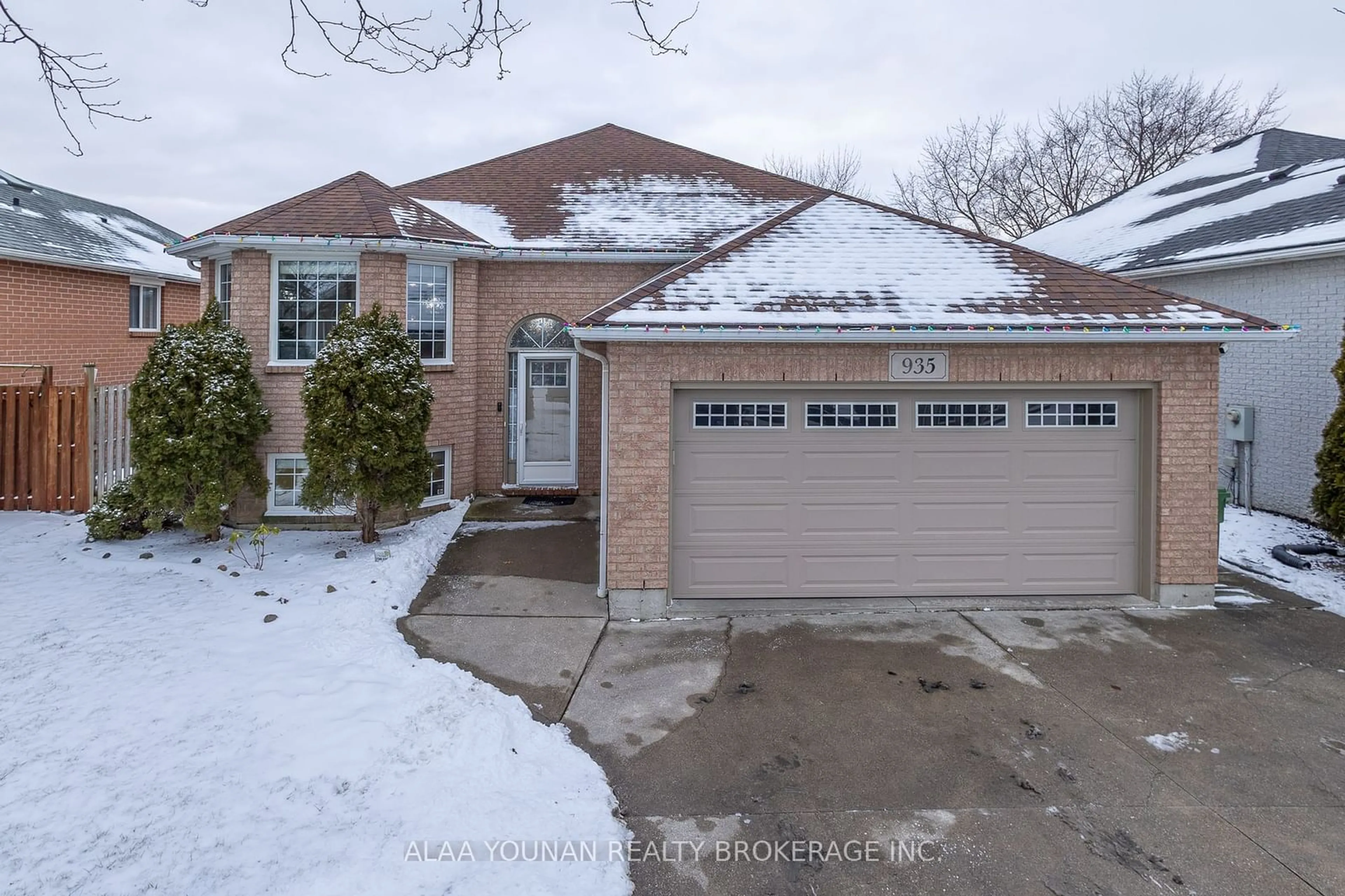 Home with brick exterior material, street for 935 Rendezvous Dr, Windsor Ontario N8P 1K5