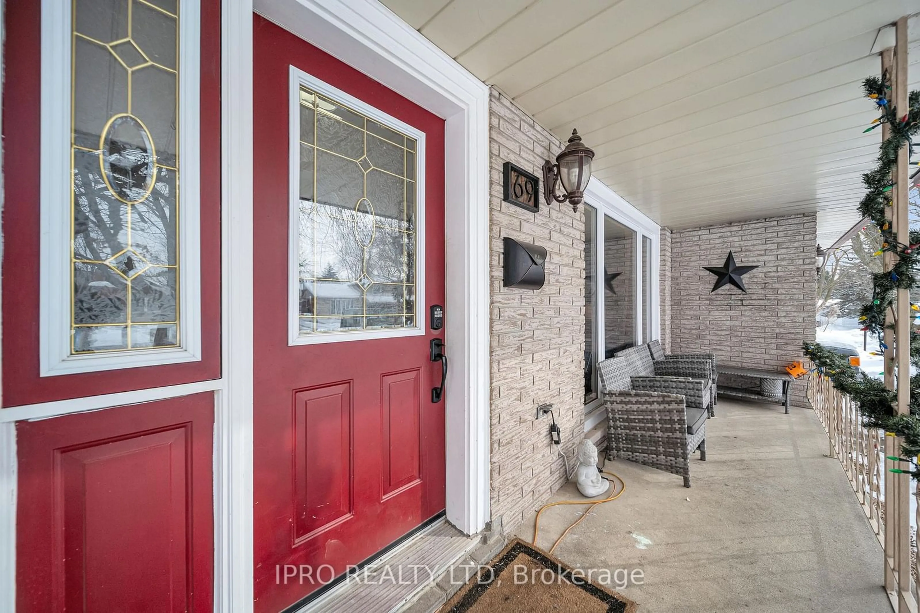 Indoor entryway for 69 Rhonda Rd, Guelph Ontario N1H 6H3