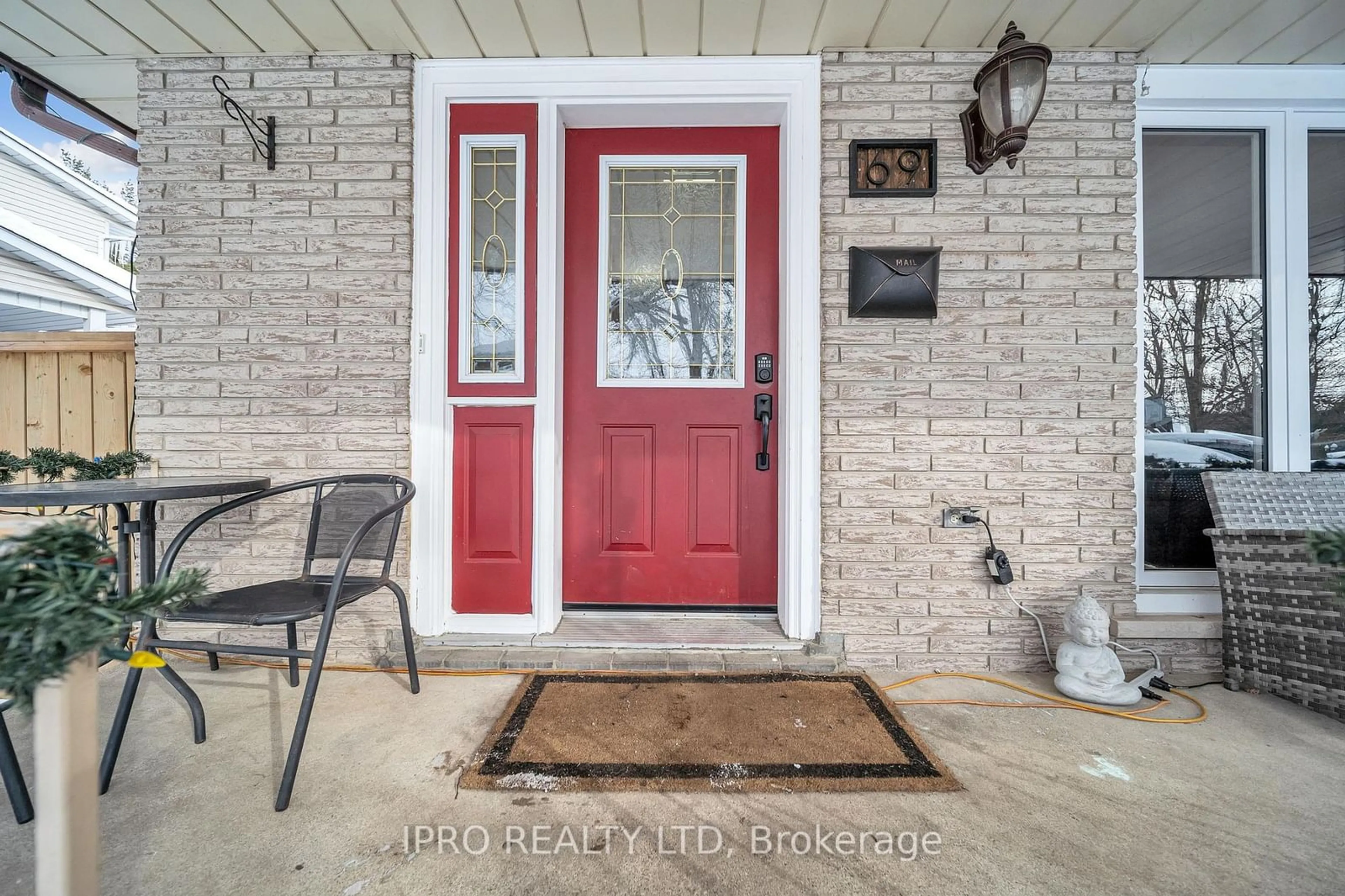 Indoor entryway for 69 Rhonda Rd, Guelph Ontario N1H 6H3