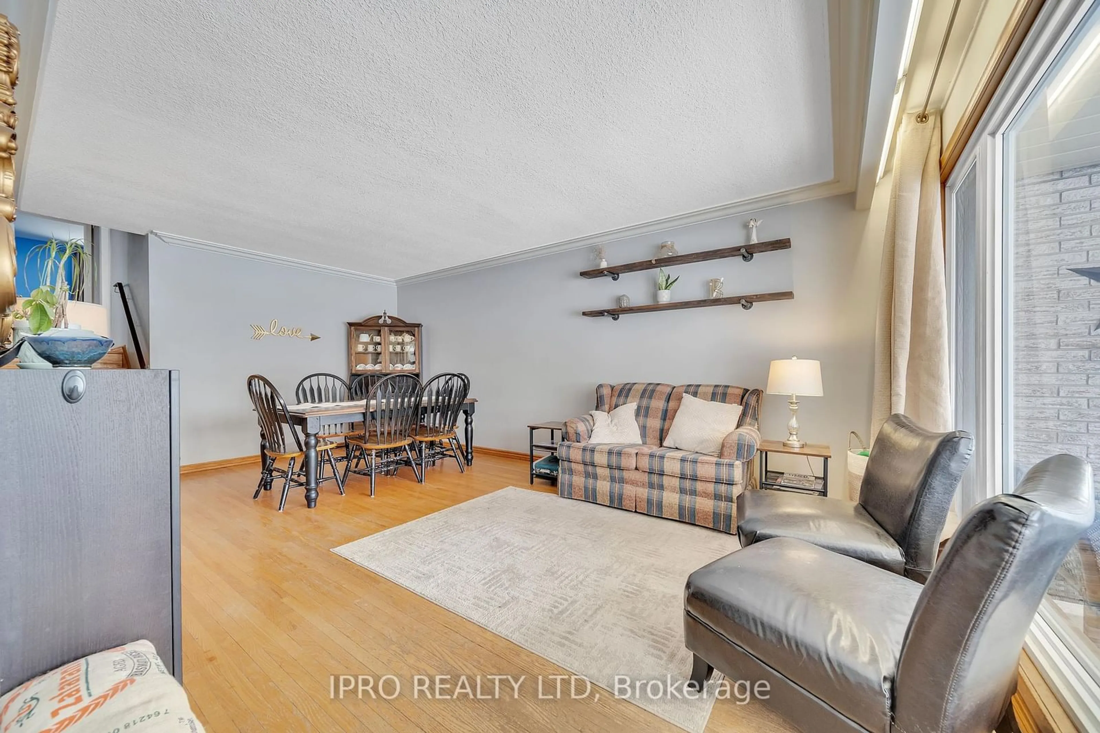 Living room with furniture, unknown for 69 Rhonda Rd, Guelph Ontario N1H 6H3