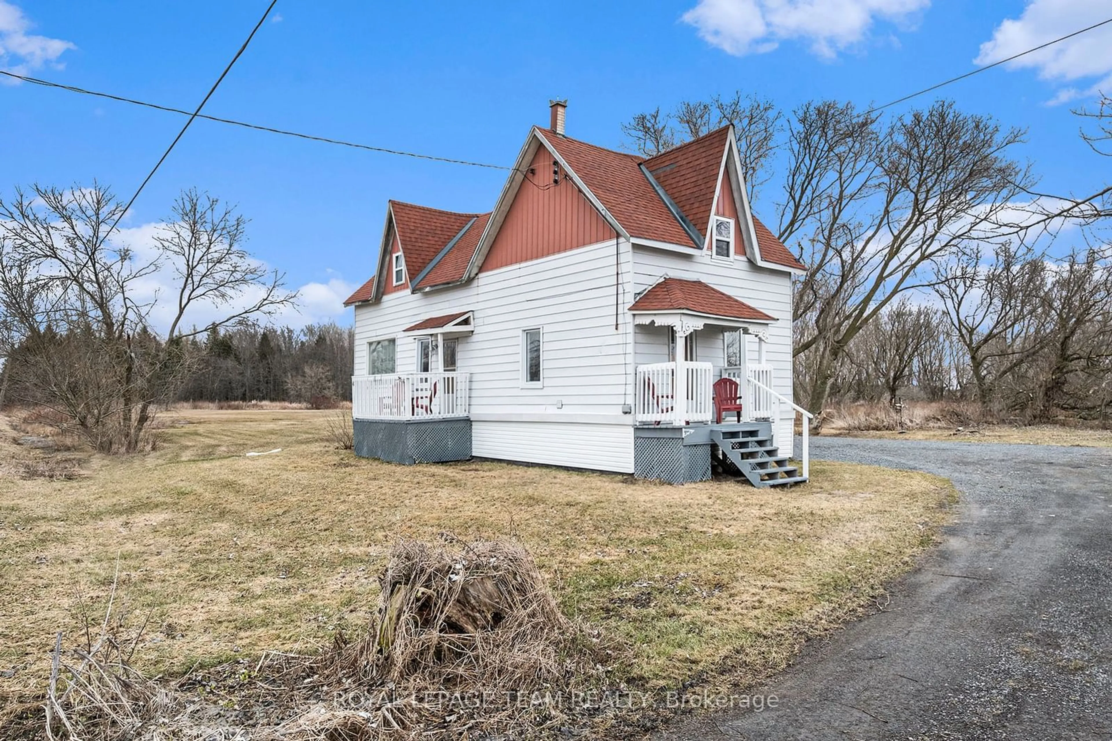 A pic from outside/outdoor area/front of a property/back of a property/a pic from drone, unknown for 10296 Marionville Rd, North Dundas Ontario K4R 1E5