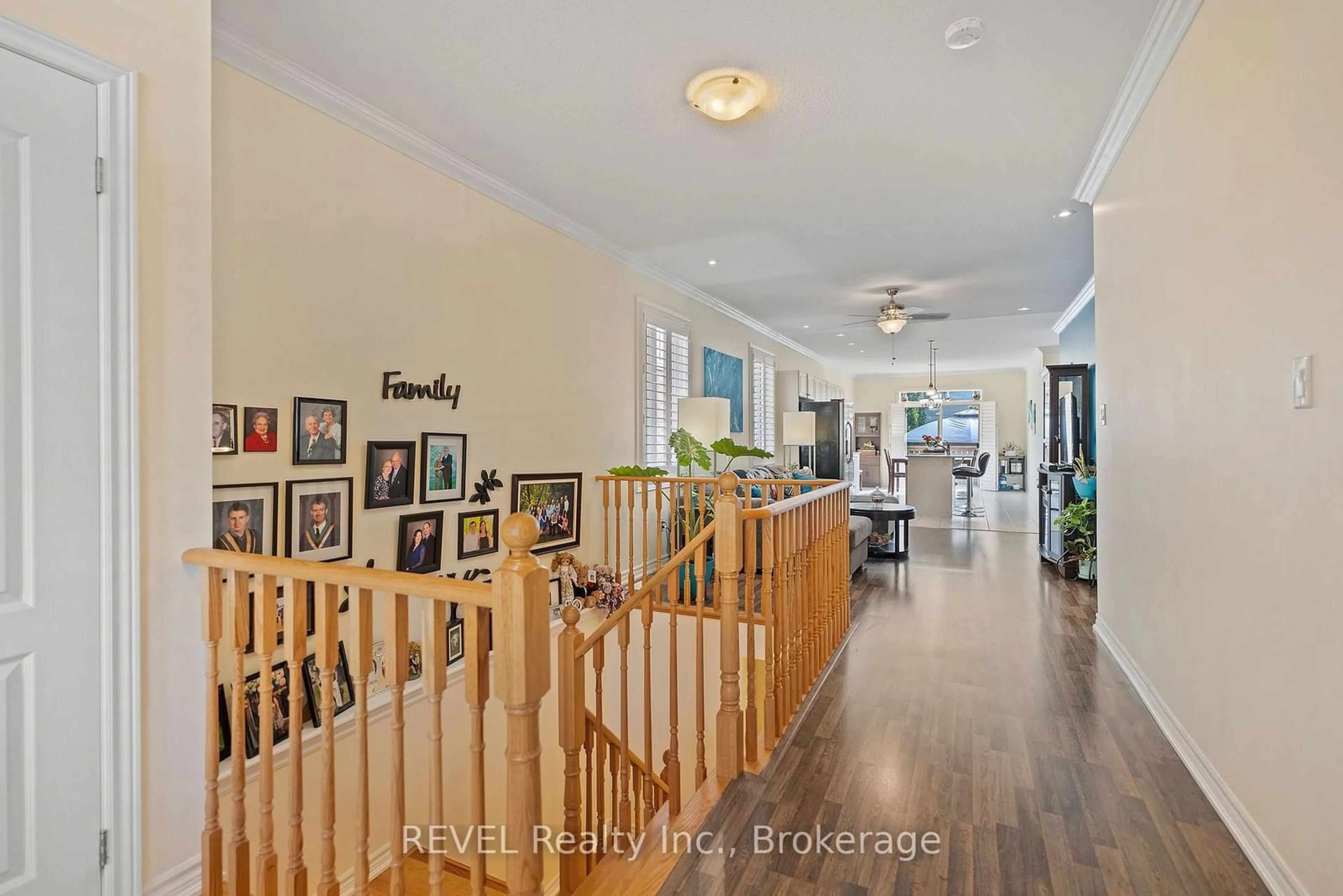 Indoor foyer for 23 Cannery Dr, Niagara-on-the-Lake Ontario L0S 1J1