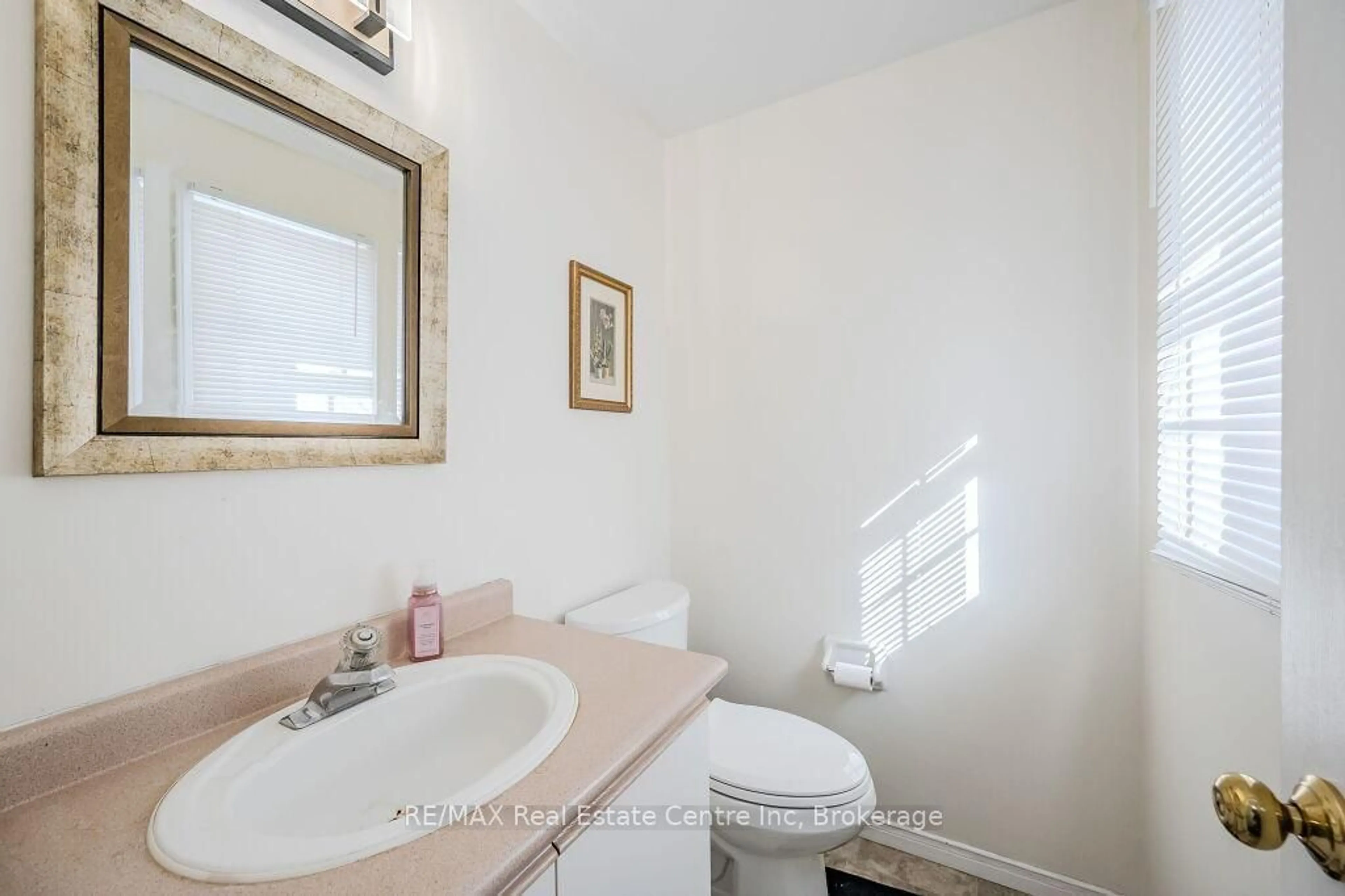 Standard bathroom, unknown for 23 Sidney Cres, Guelph Ontario N1G 4V1