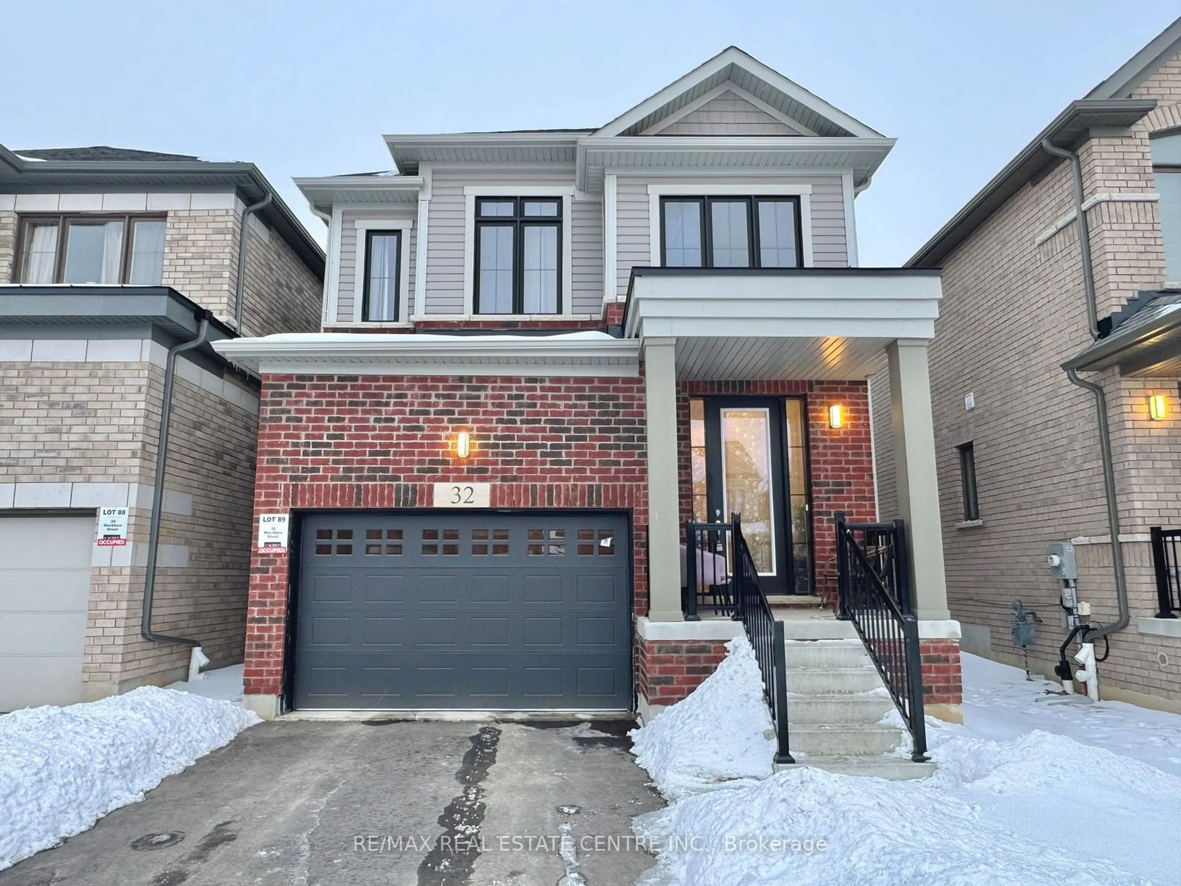 Home with brick exterior material, street for 32 Blackburn St, Cambridge Ontario N1S 0E1