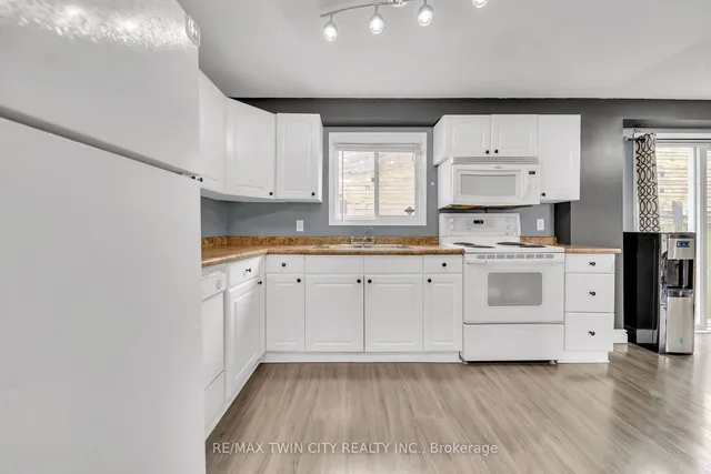 Additional property image - 648 Doon Village Rd Unit 10
