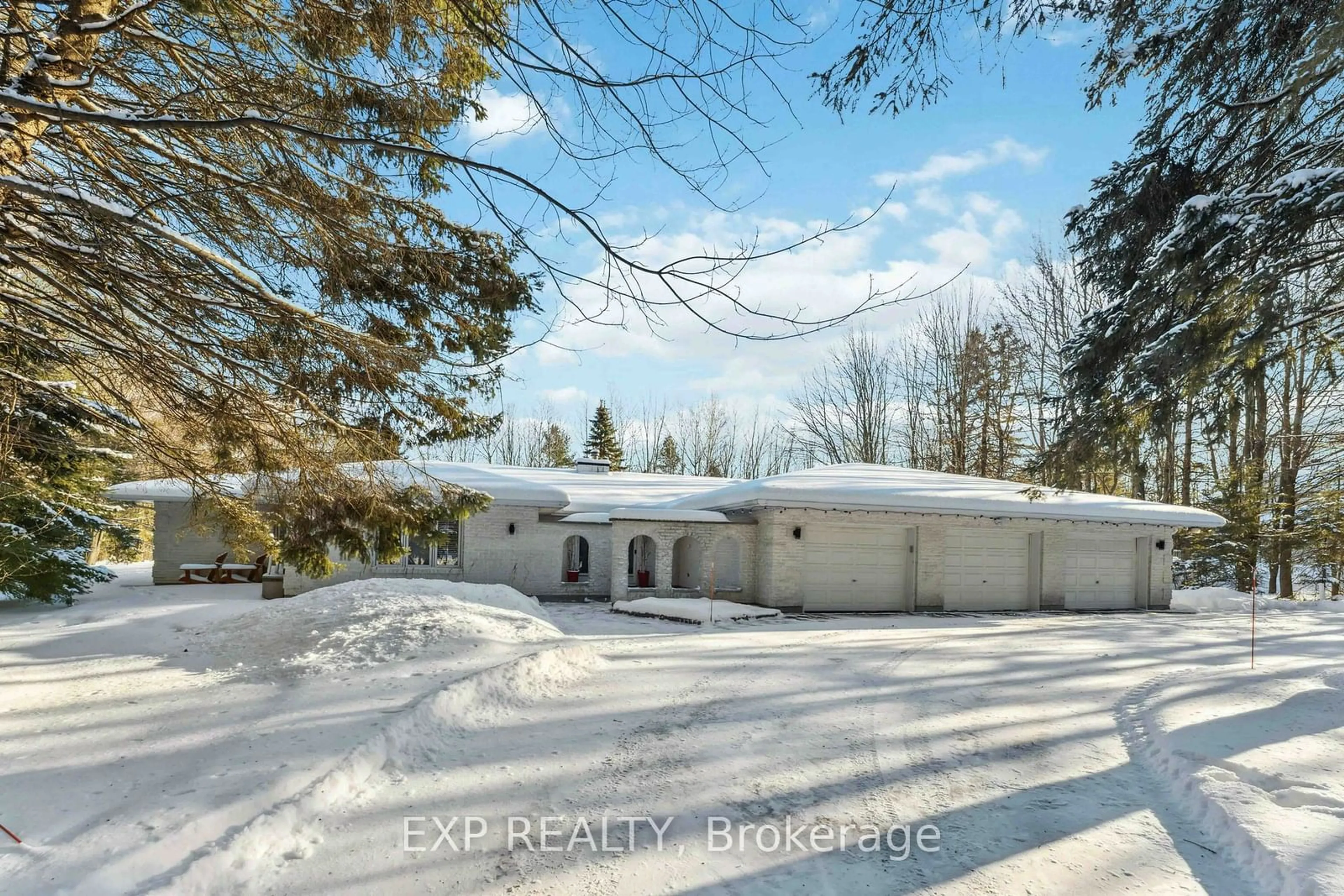 A pic from outside/outdoor area/front of a property/back of a property/a pic from drone, unknown for 1082 Rick Hansen Cres, Greely - Metcalfe - Osgoode - Vernon and Area Ontario K4P 1M4