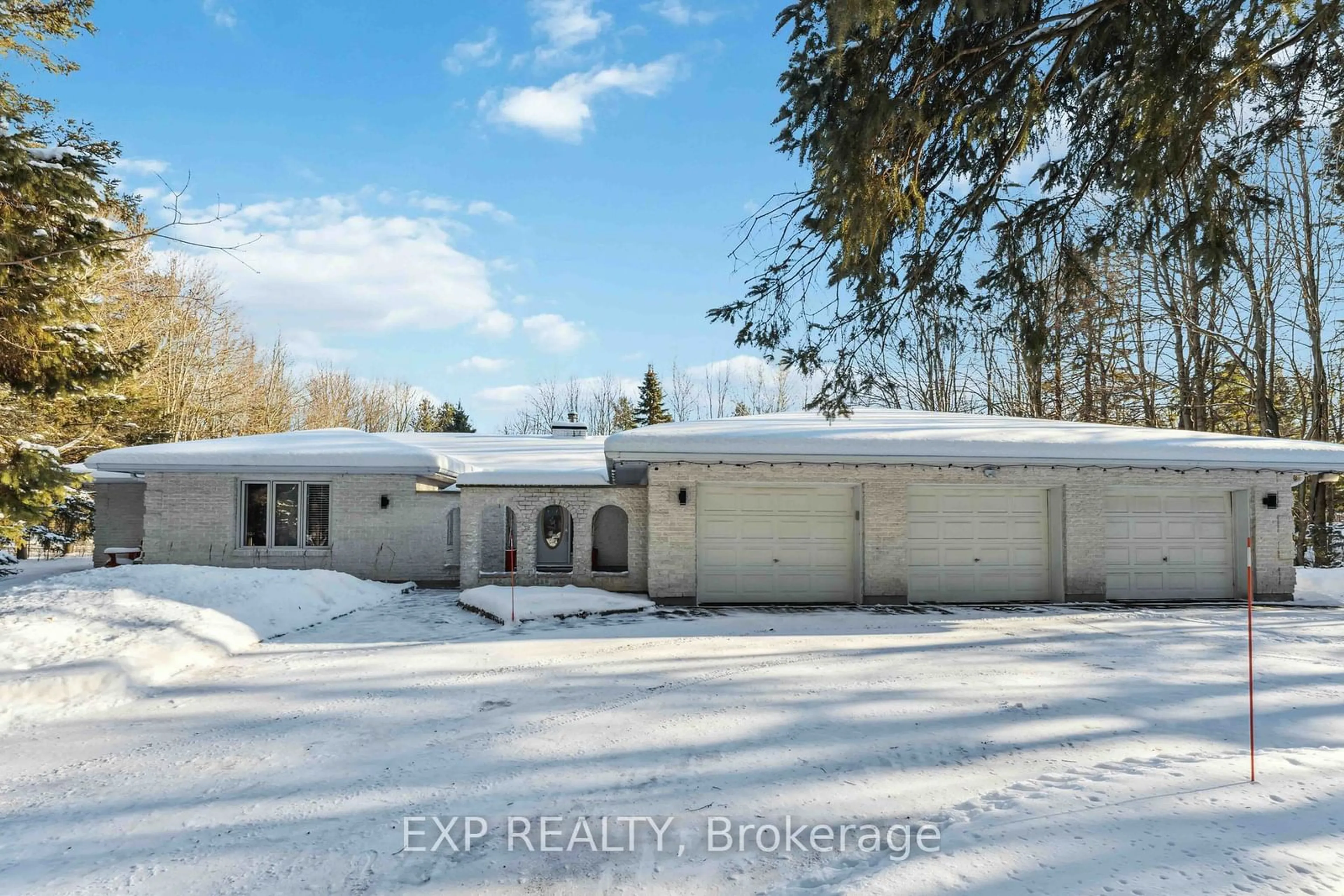 A pic from outside/outdoor area/front of a property/back of a property/a pic from drone, unknown for 1082 Rick Hansen Cres, Greely - Metcalfe - Osgoode - Vernon and Area Ontario K4P 1M4