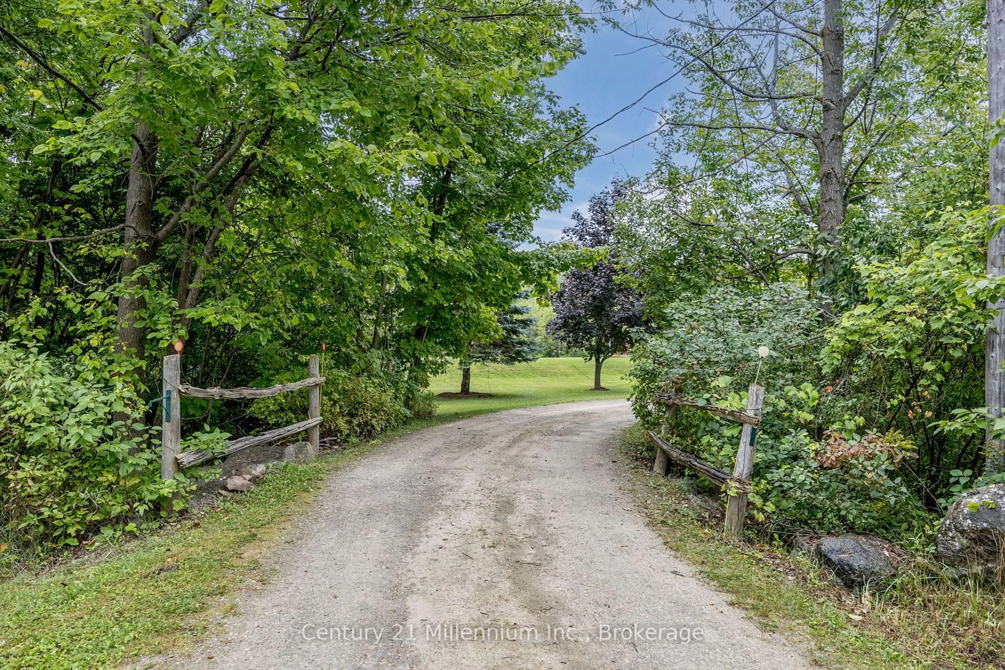 A pic from outside/outdoor area/front of a property/back of a property/a pic from drone, street for 265716 25th Sdrd, Meaford Ontario N4L 1W5