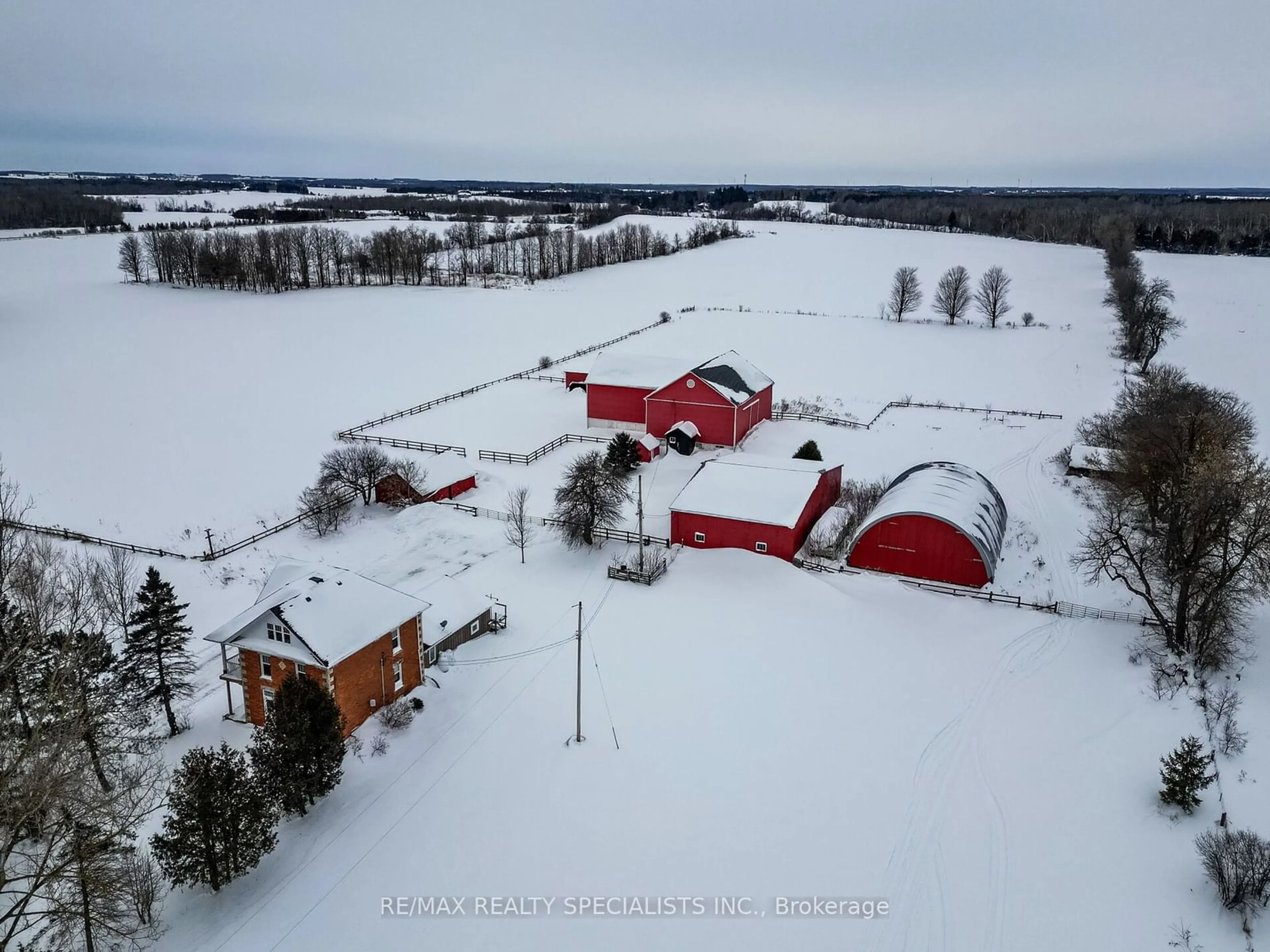 A pic from outside/outdoor area/front of a property/back of a property/a pic from drone, building for 475056 County Road 11, Amaranth Ontario L0W 1S0