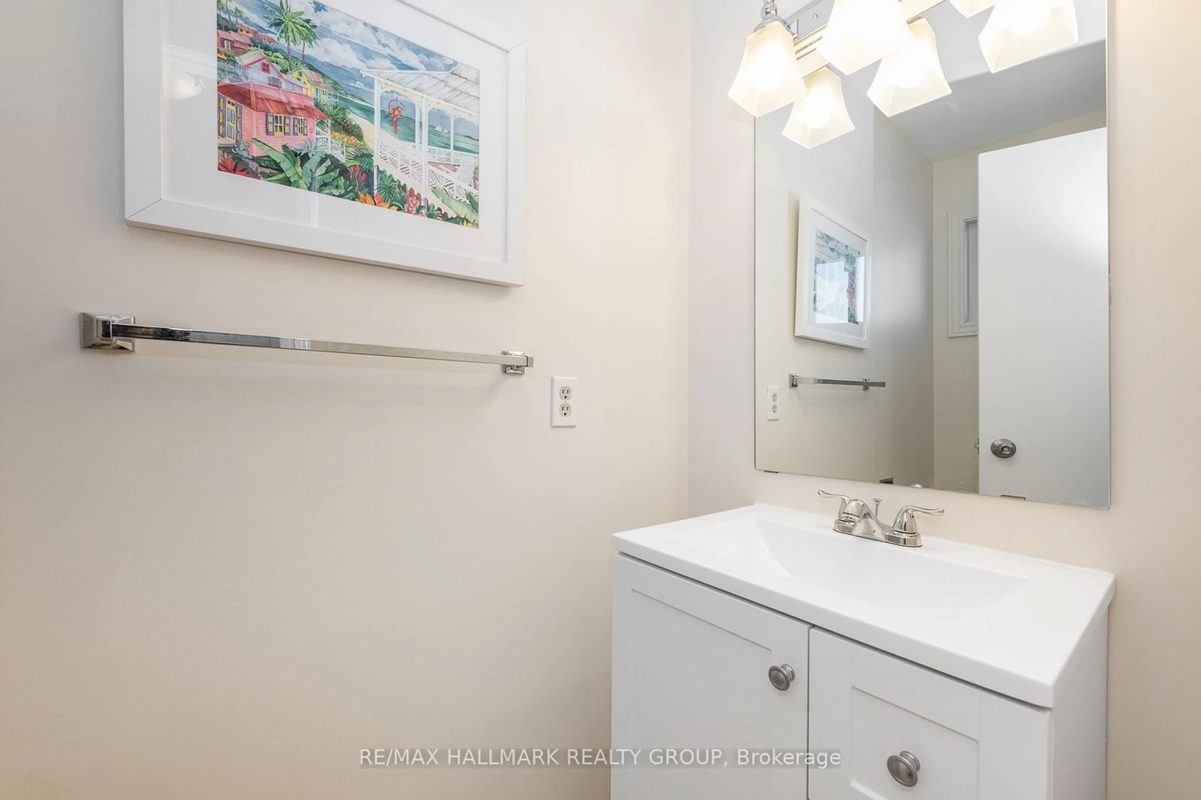 Standard bathroom, ceramic/tile floor for 292 Pickford Dr, Kanata Ontario K2L 3T5