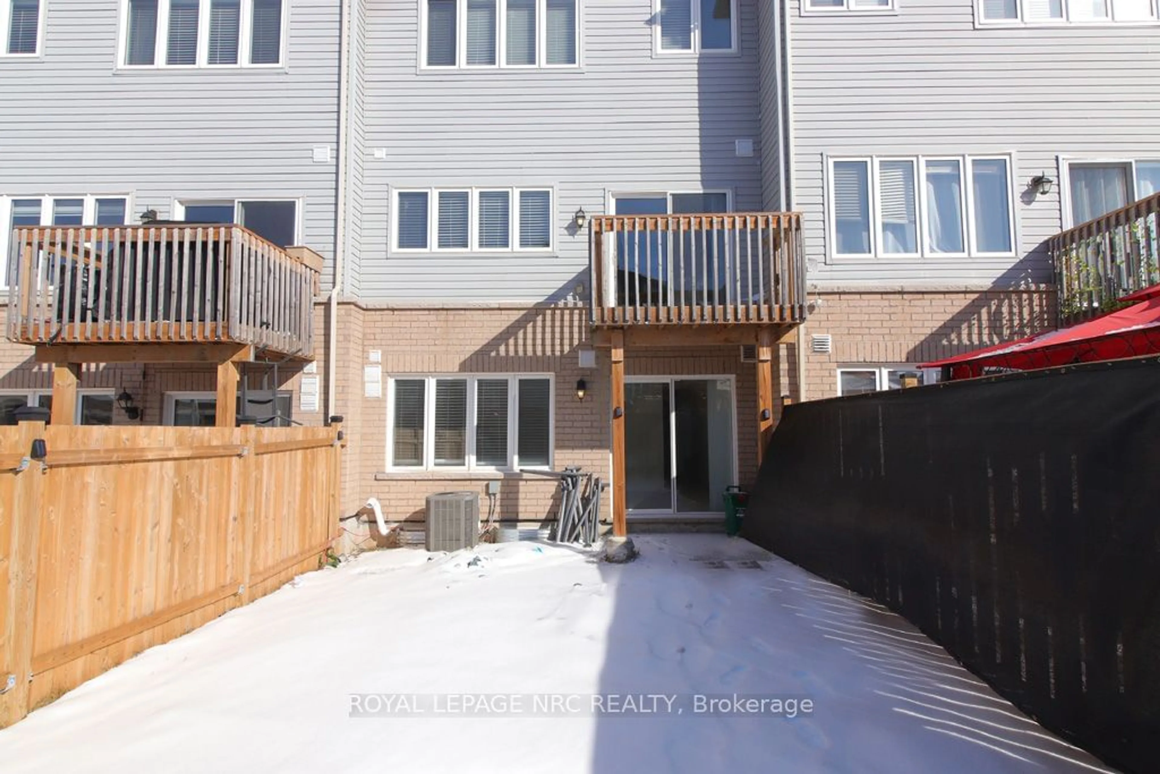 Patio, street for 4047 Maitland St, Lincoln Ontario L0R 1B4